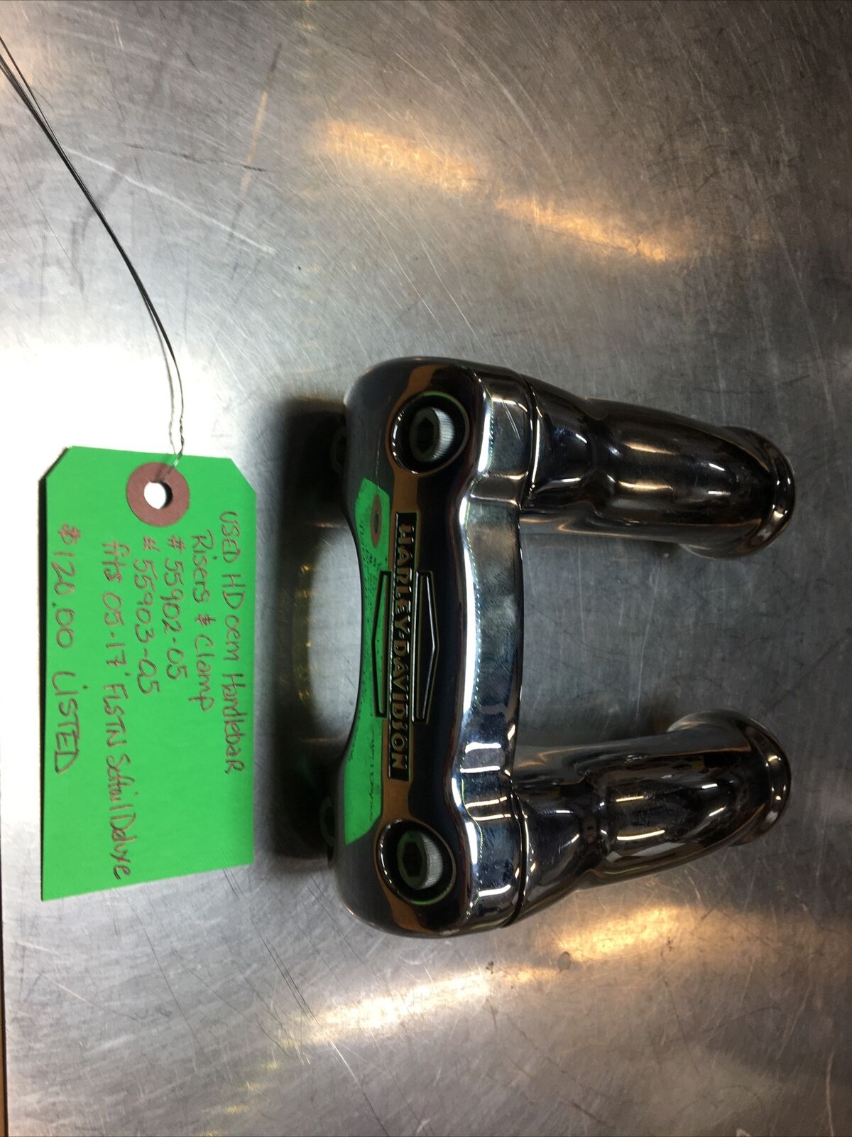 Harley Davidson oem Handlebar Risers & Clamp #55902-05/55903-05