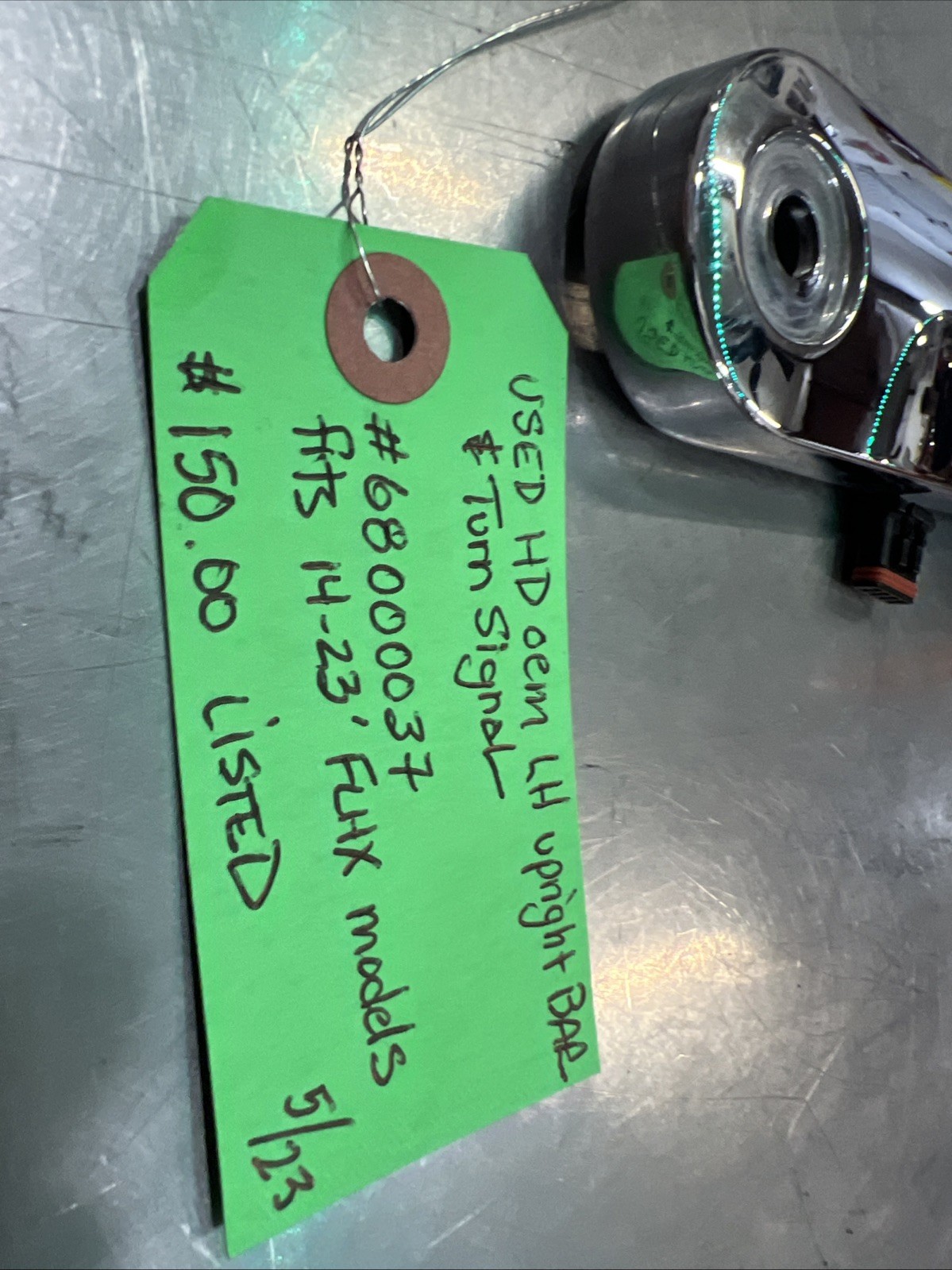 Harley Davidson oem LH Upright Bar & Turn Signal #68000037