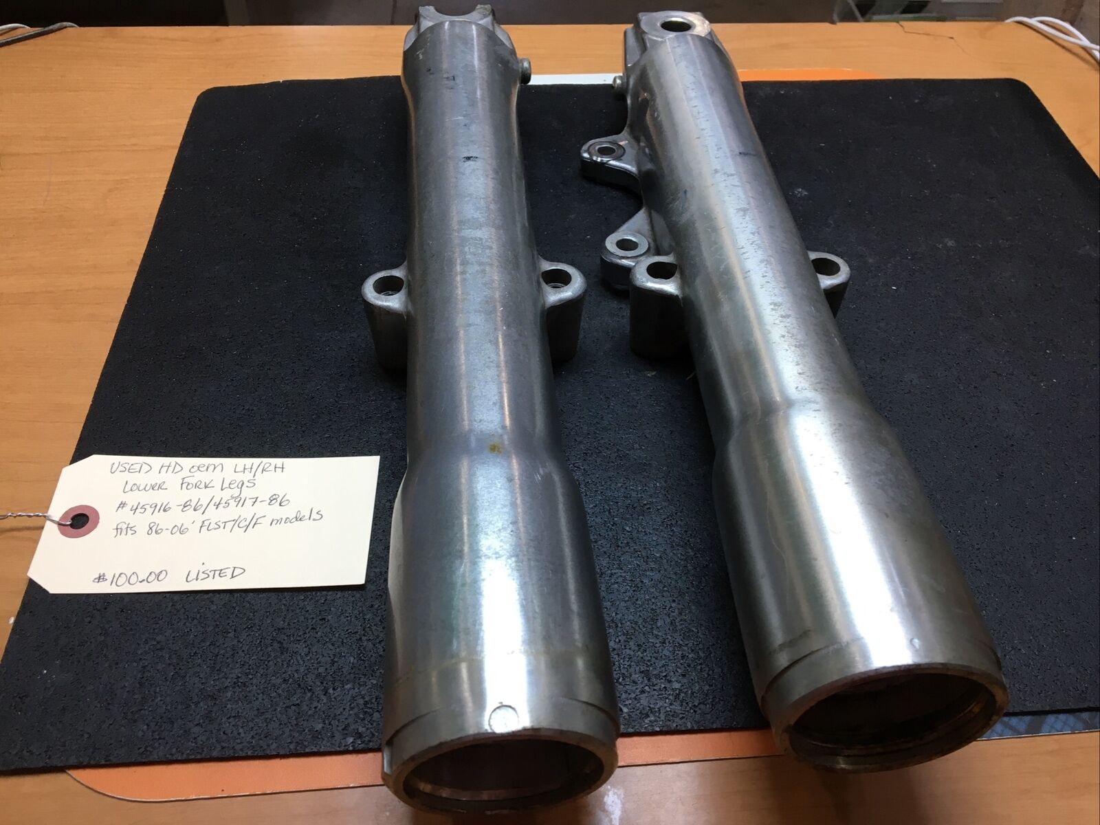 Harley Davidson oem LH/RH Lower Fork Legs #45916-86/45917-86