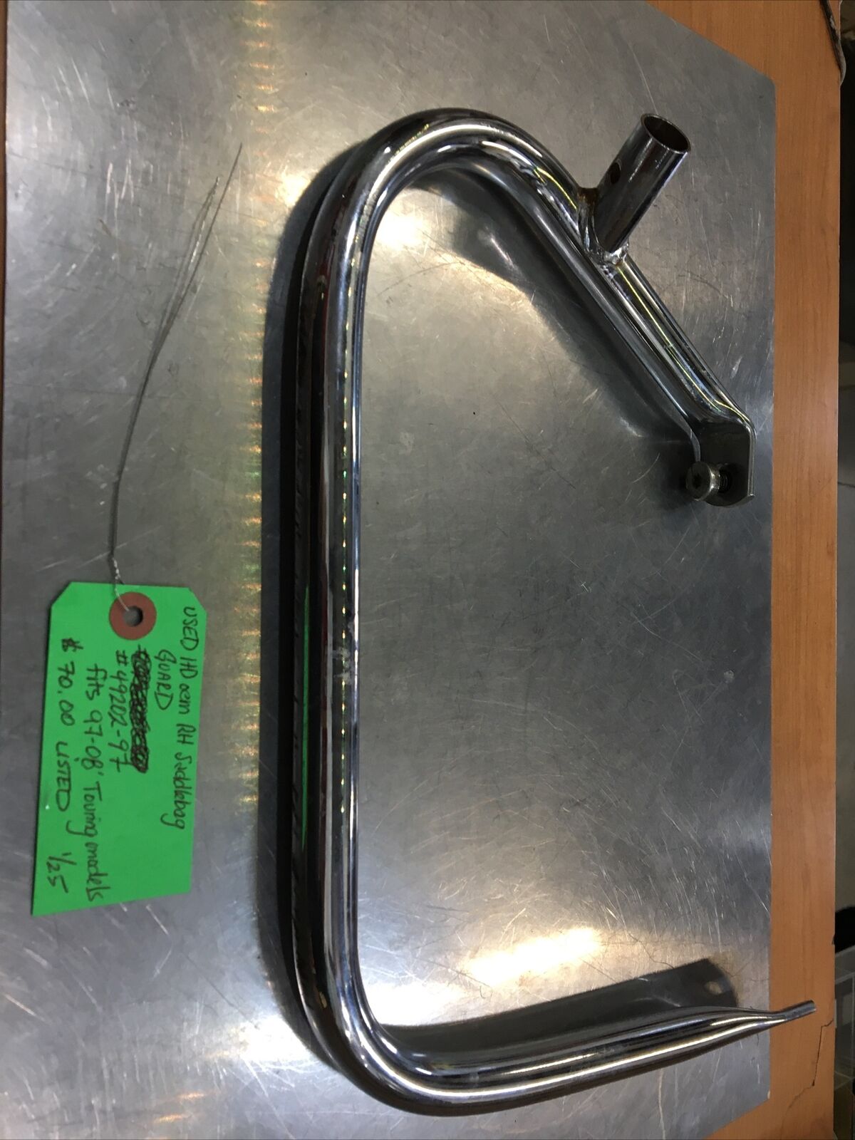 Harley Davidson oem RH Saddlebag Guard #49202-97