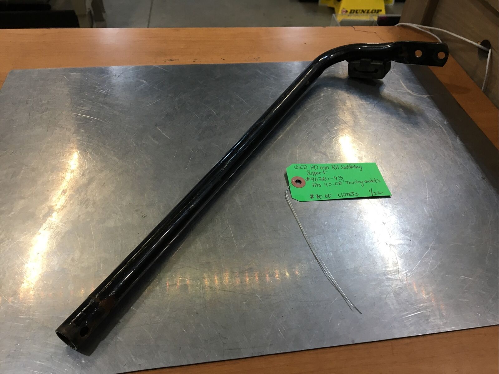 Harley Davidson oem RH Saddlebag Support #90781-93