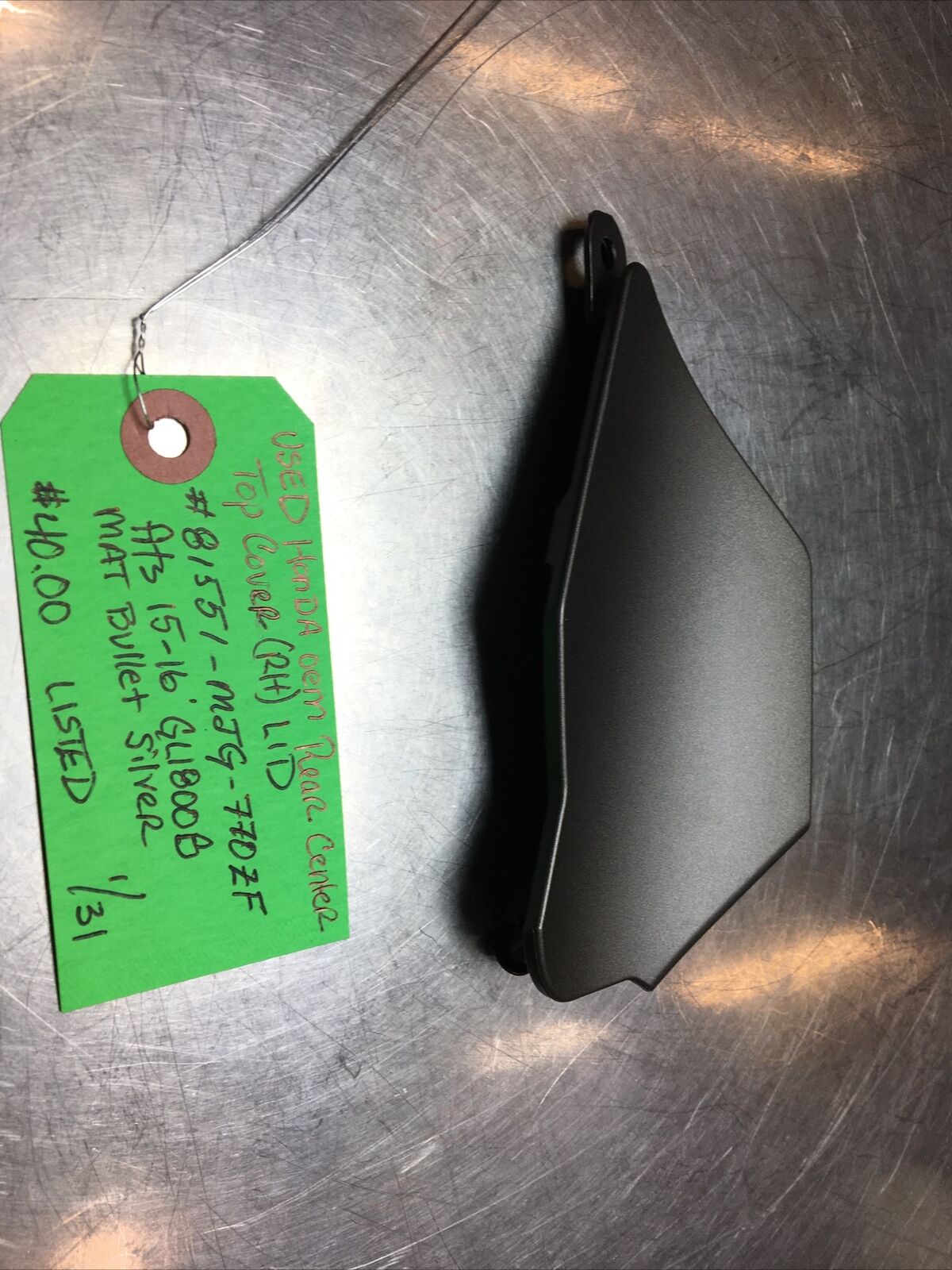 Honda oem Rear Center Top Cover RH Lid #81551-MJG-770ZF