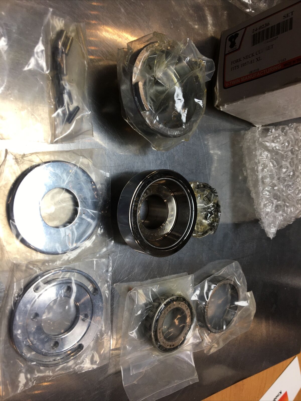 Fork Neck Cup Kit With Stops For Harley #24-0236