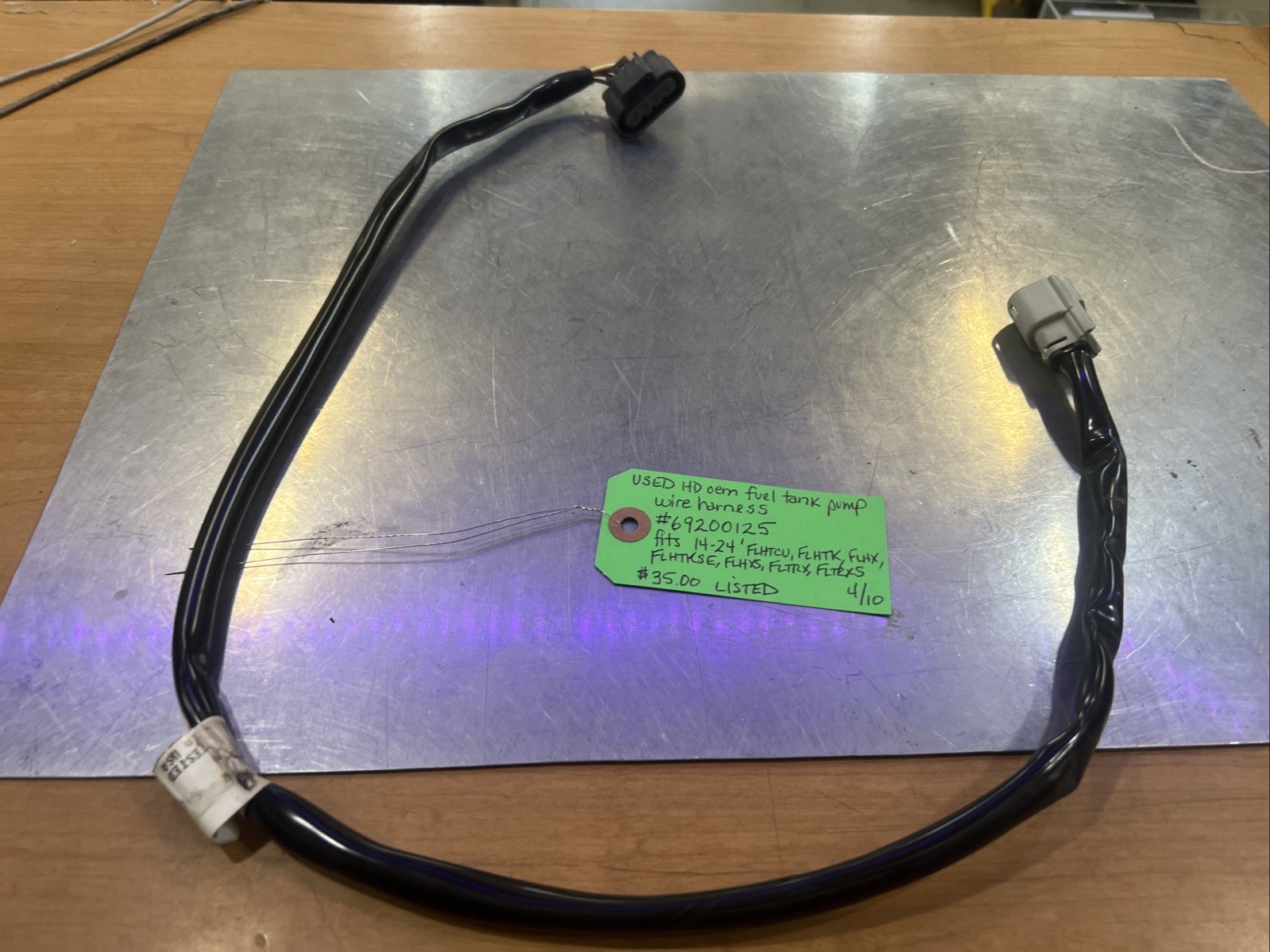 Harley Davidson oem Fuel Tank Pump Wire Harness #69200125