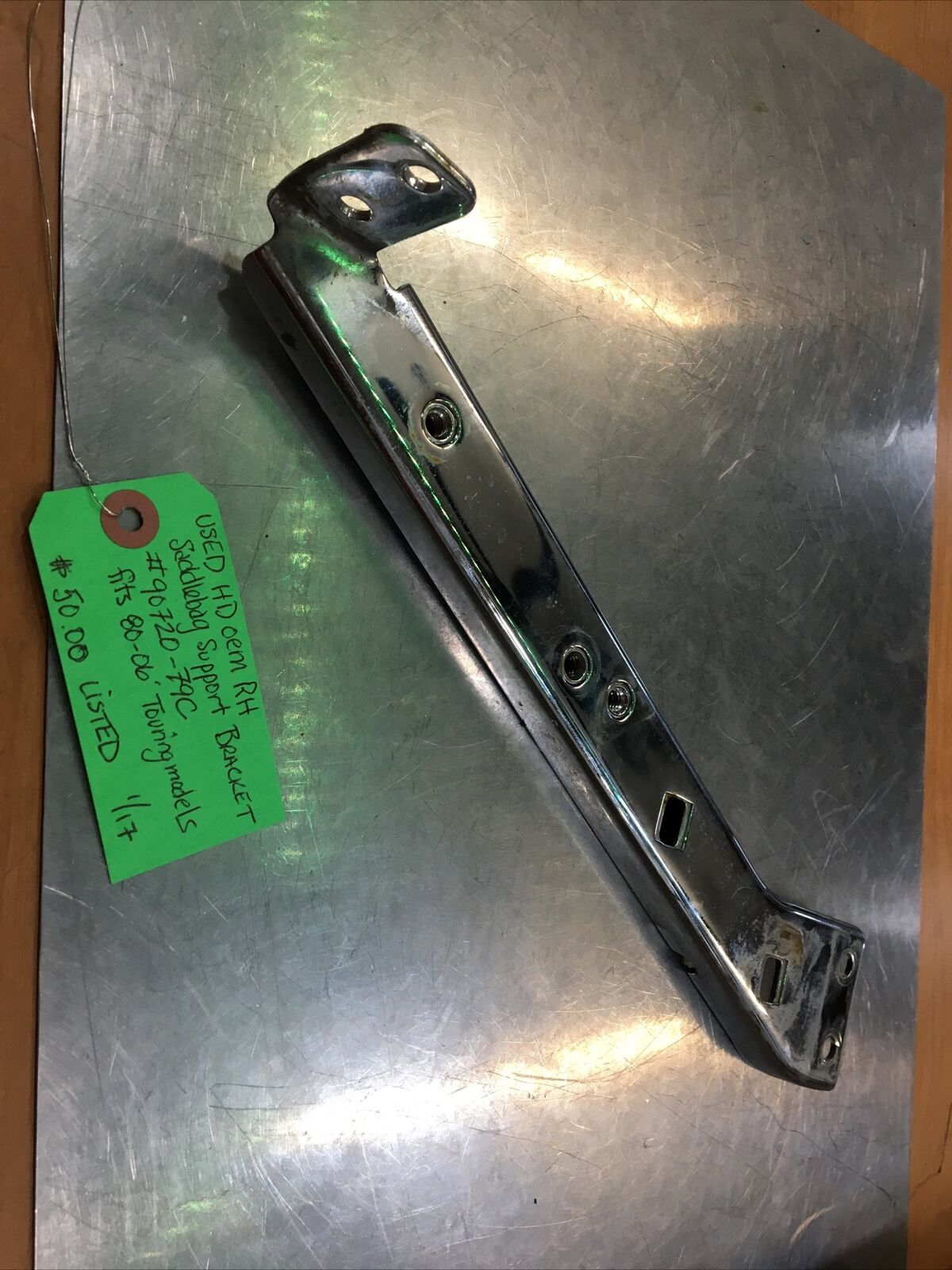 Harley Davidson oem RH Saddlebag Support Bracket #90720-79C