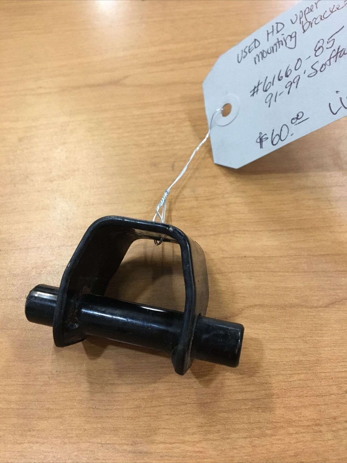 Harley Davidson upper fuel tank mounting bracket #61660-85