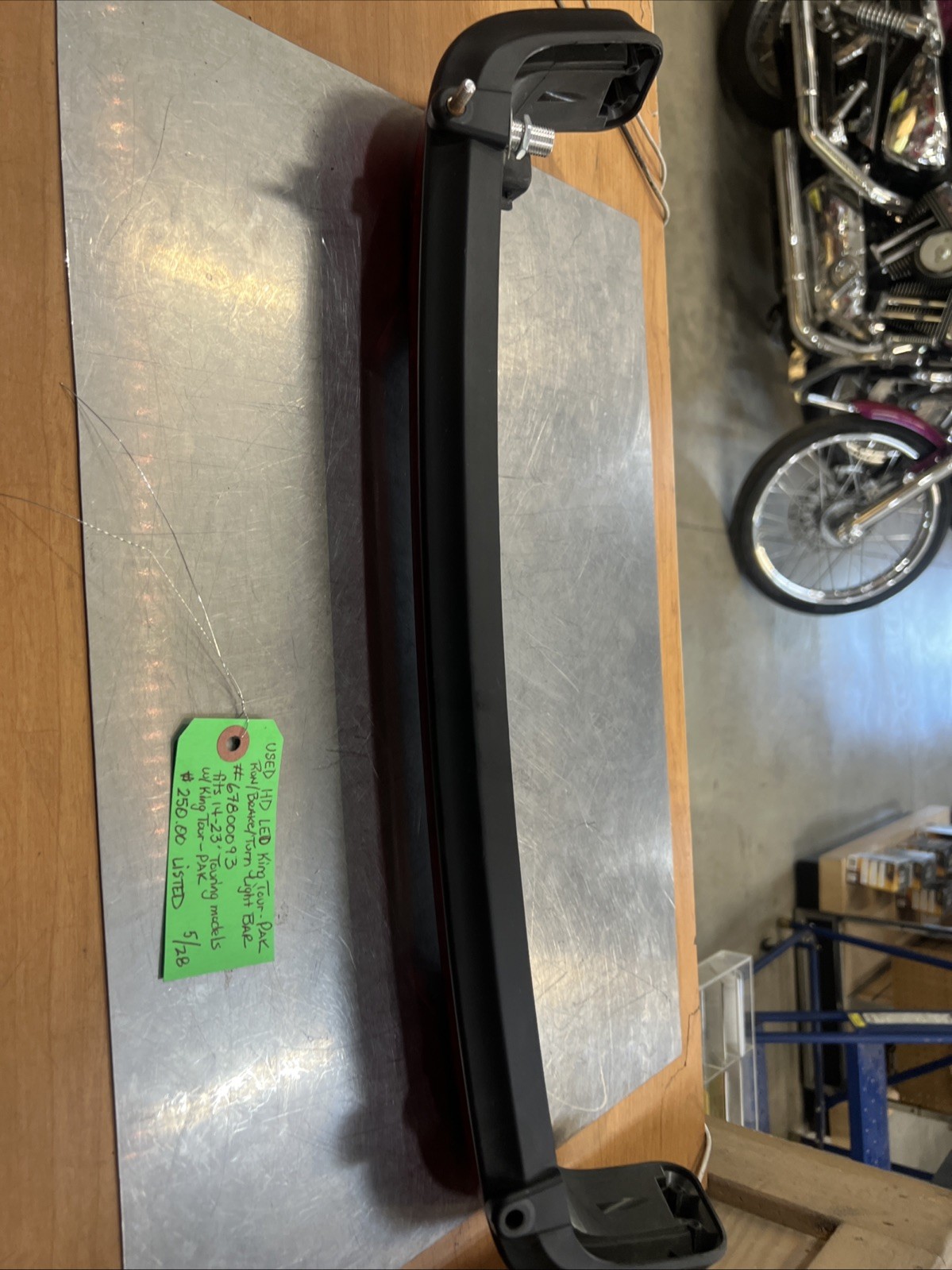 Harley Davidson LED King Tour-Pak Run/Brake/Turn Light Bar #67800093