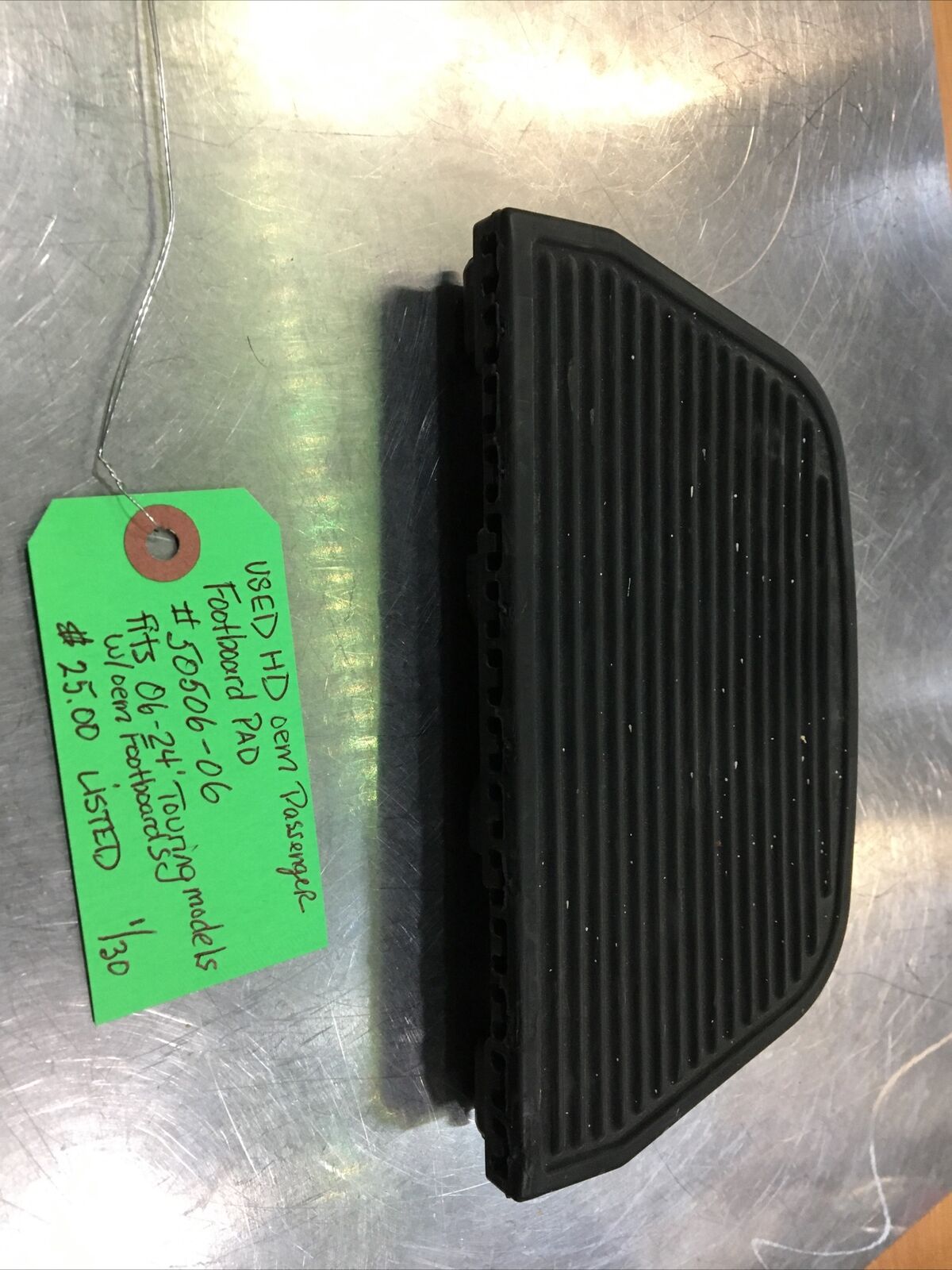 Harley Davidson oem Passenger Footboard Pad #50506-06