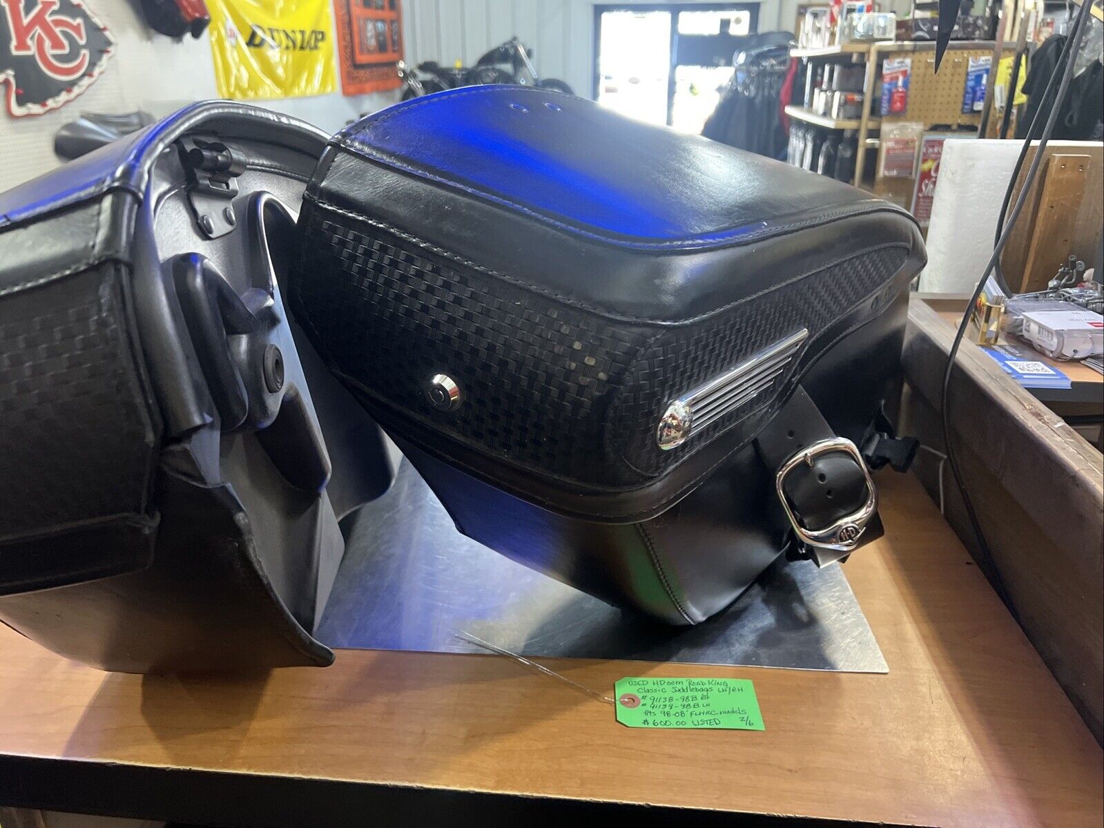 Harley Davidson oem Road King Classic Saddlebags LH/RH #91138-98B/91139-98B