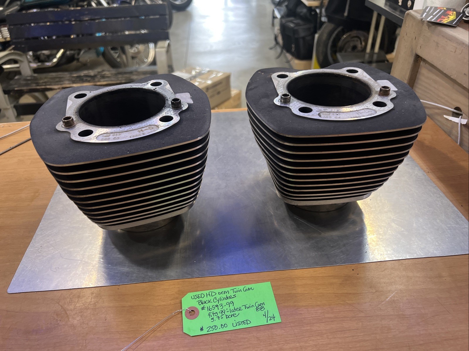 Harley Davidson oem Twin Cam Black Cylinders #16593-99