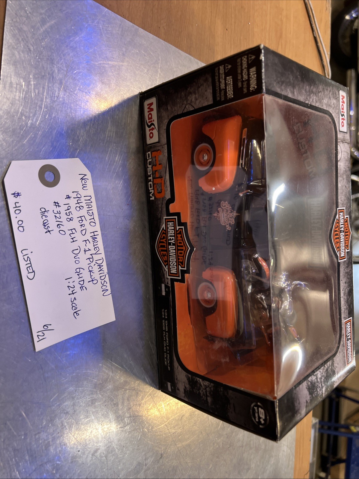 Maisto Harley Davidson 1948 Ford F-1 Pickup & 1958 FLH #32160