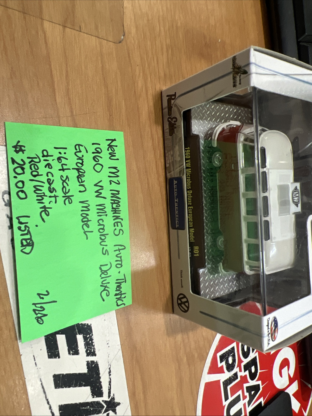 M2 Machines Auto-Thentics 1960 VW Microbus Deluxe European Model