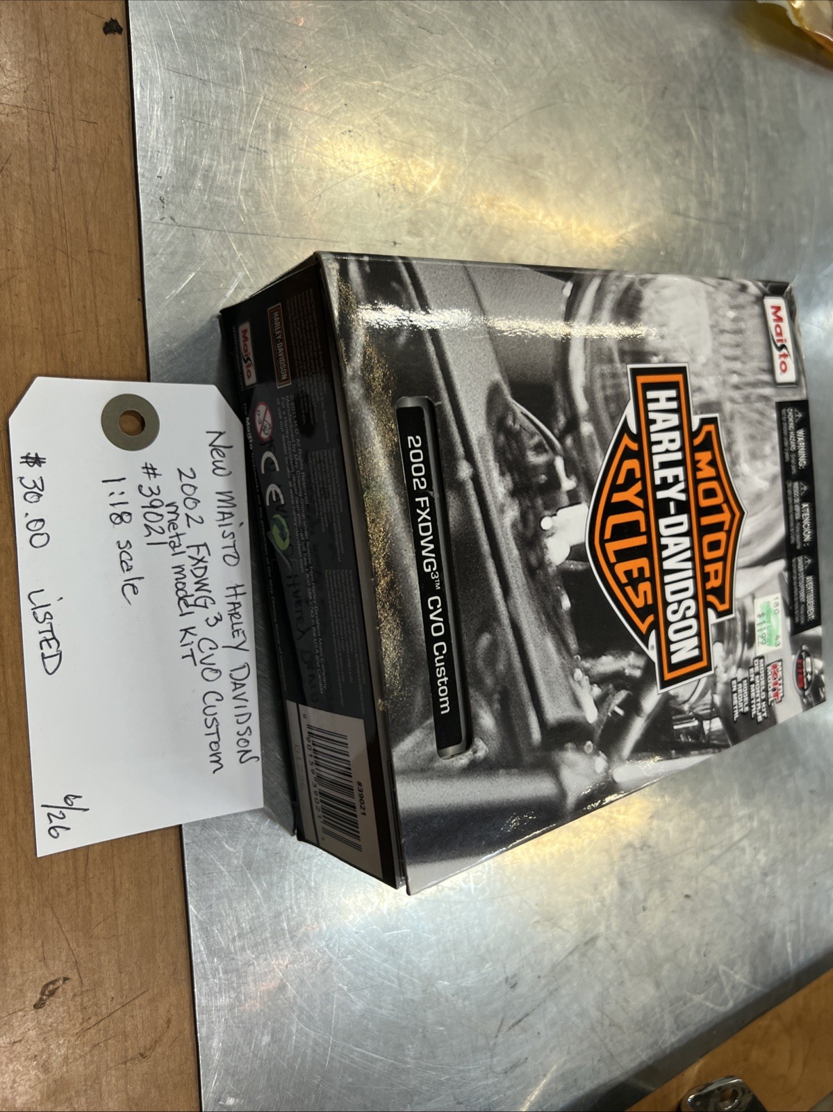 Maisto Harley Davidson 2002 FXDWG3 CVO Custom Metal Model Kit #39021