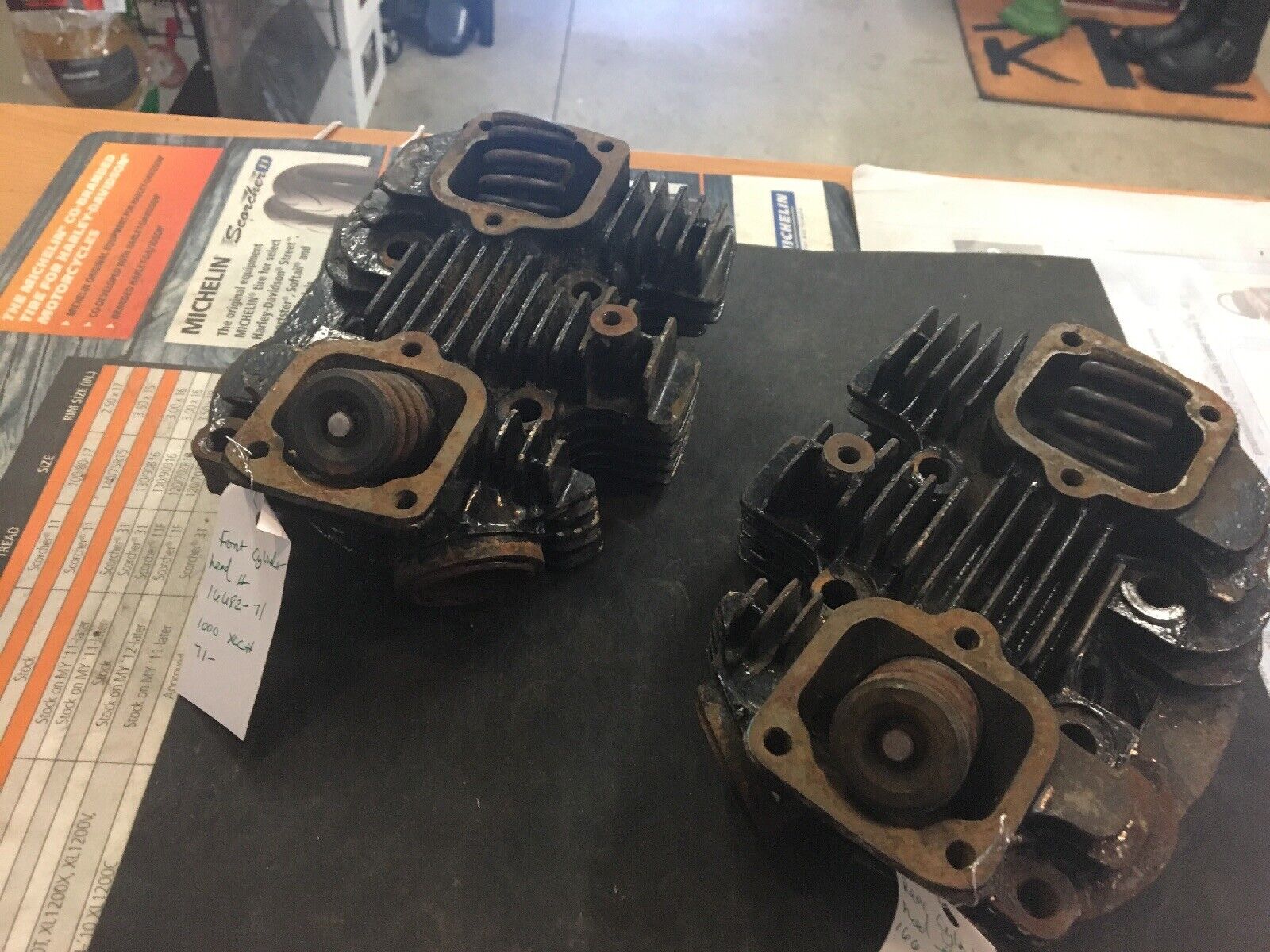 Harley Davidson Front And Rear Cylinder Heads #16684-71/16682-71