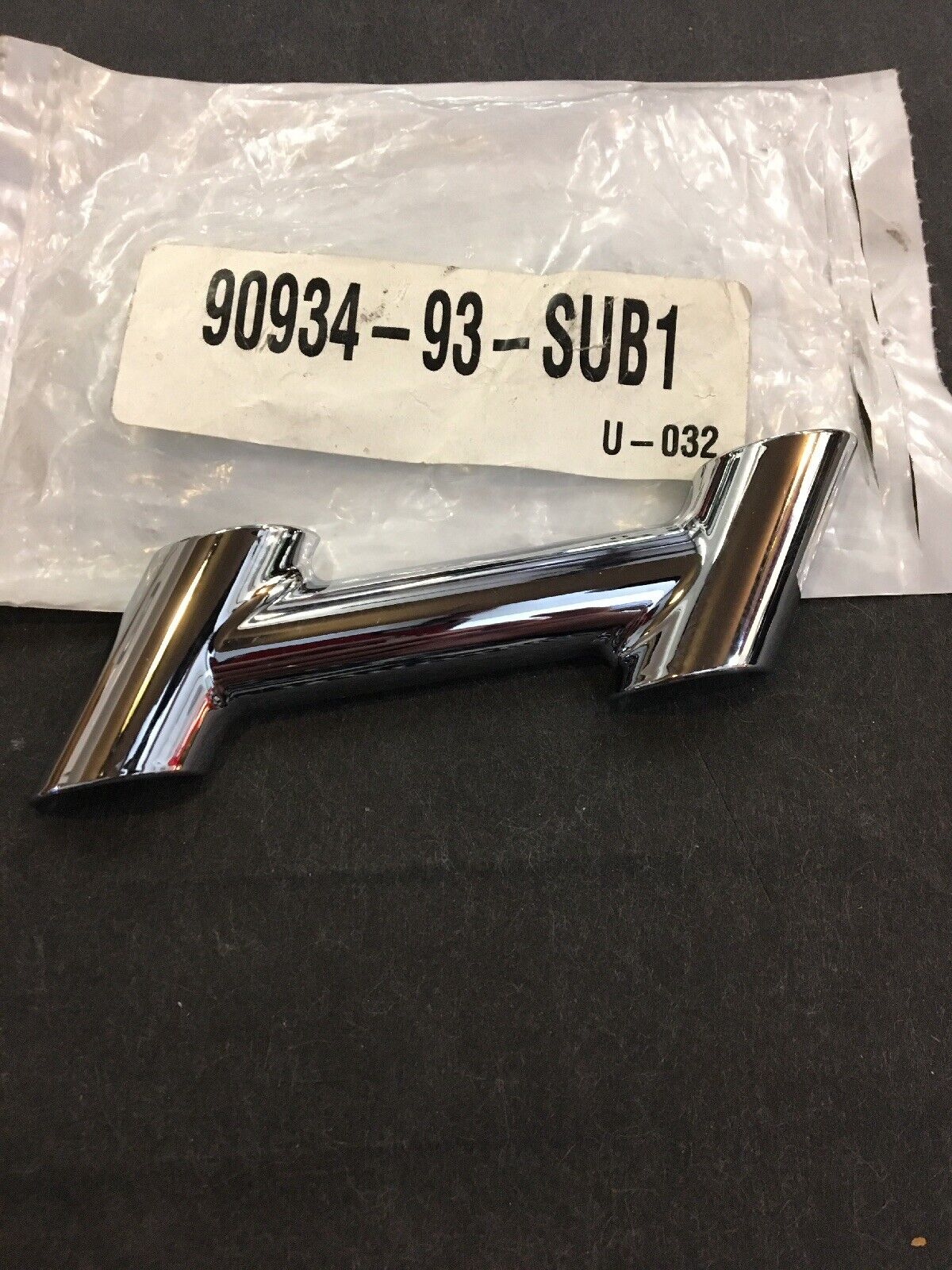 Harley Davidson LH Outer Guard Rail Clamp #90934-93