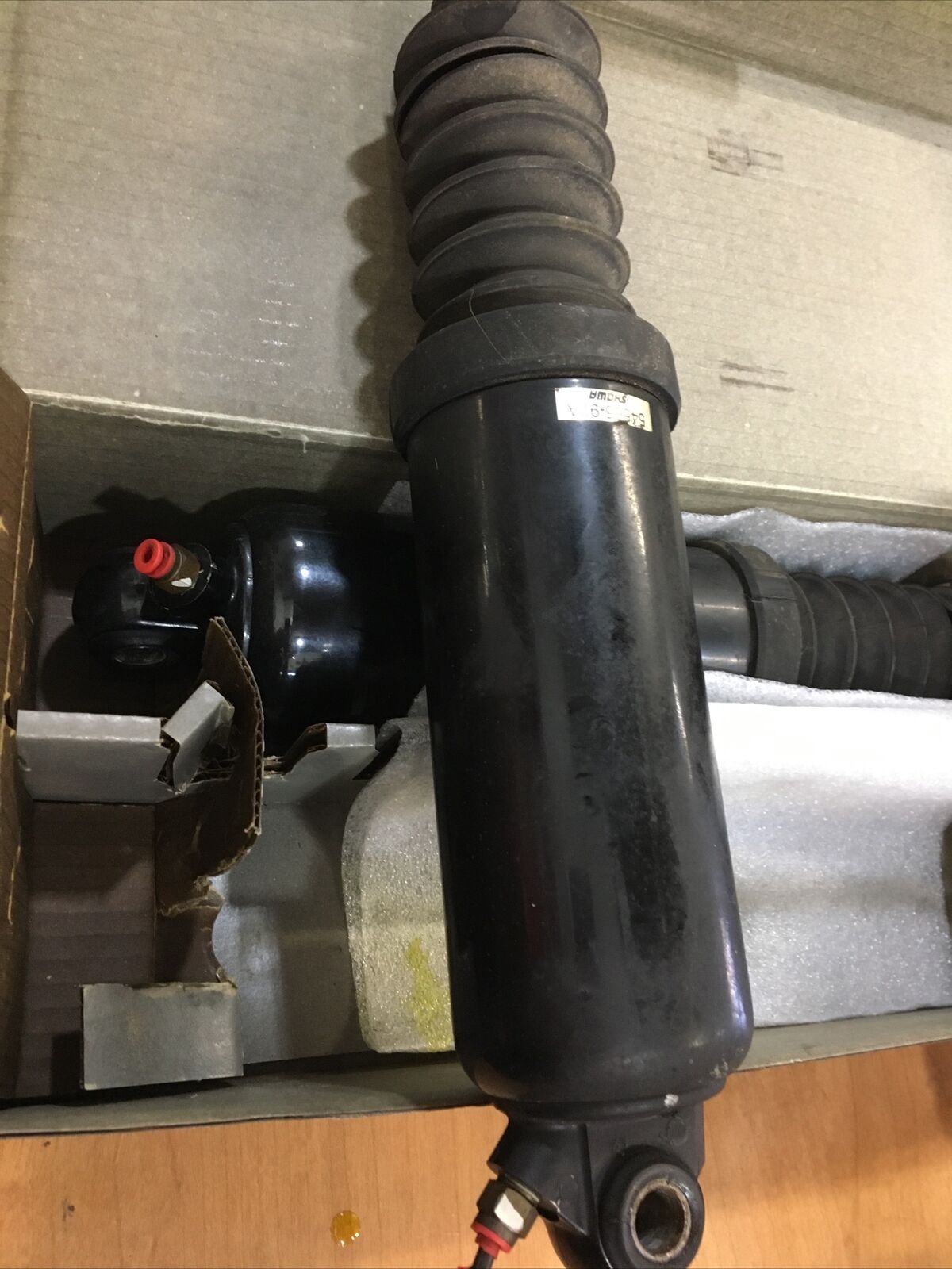 Harley Davidson OEM Rear Air shocks #54565-97A