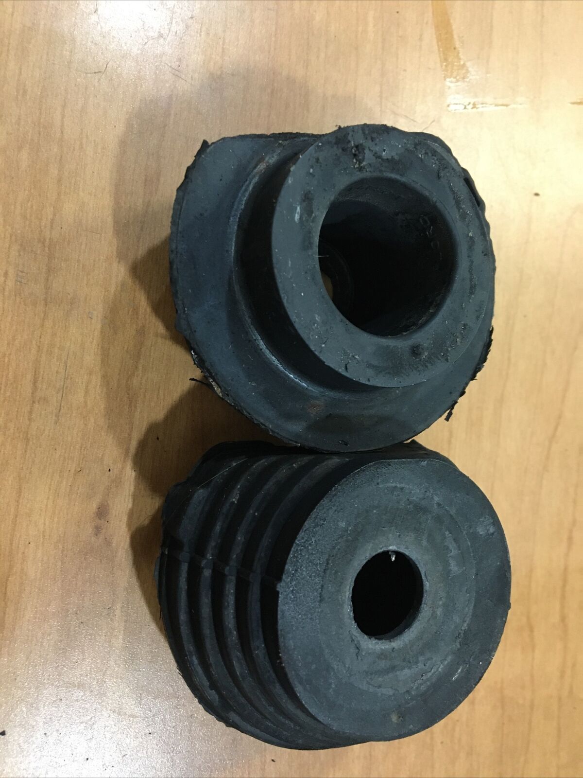 Harley Davidson OEM Rear fork rubber mounts #47584-09