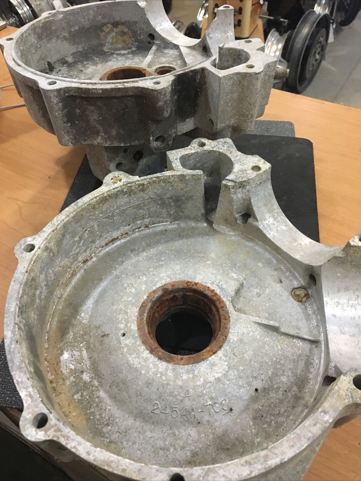 Harley Davidson OEM crankcase #24563-70B/24541-70C