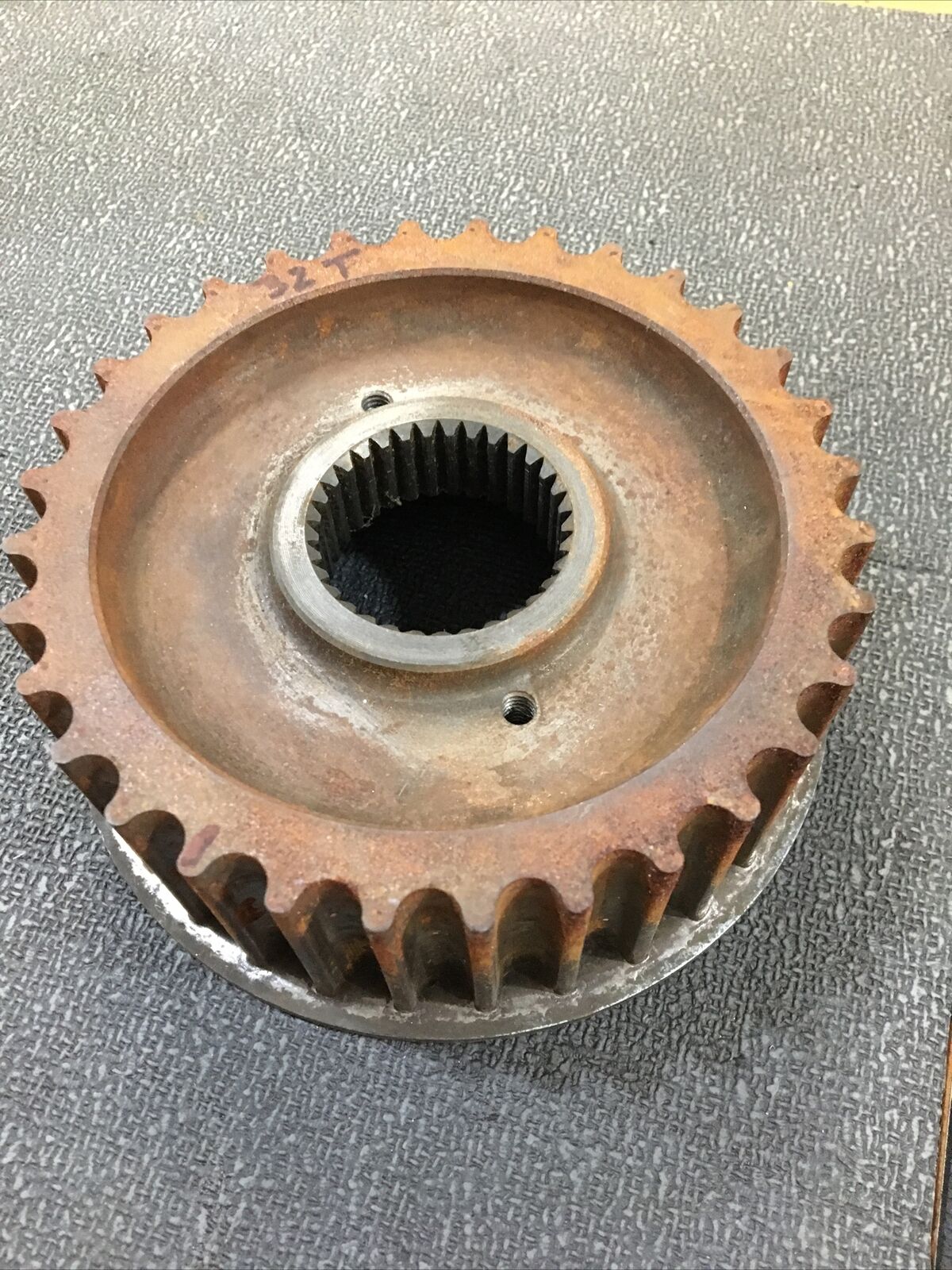 Harley Davidson OEM transmission sprocket 32 tooth #40210-85B