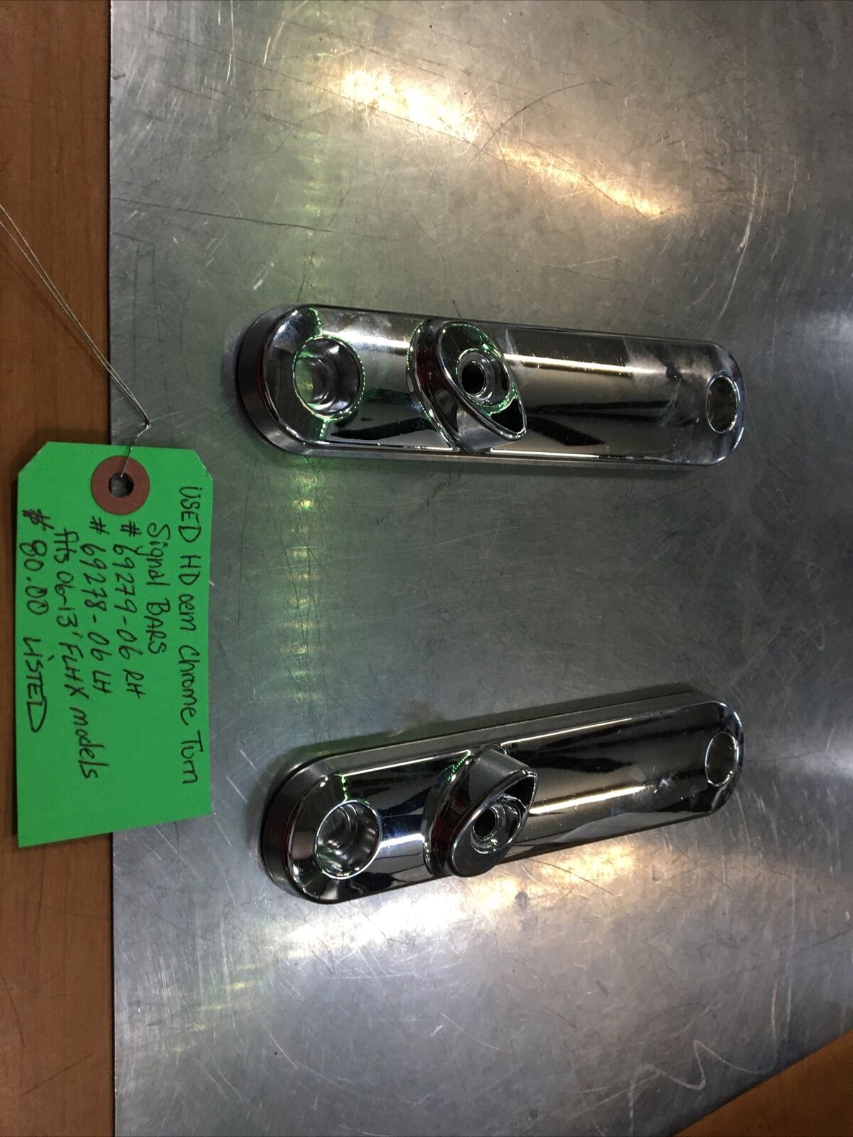 Harley Davidson oem Chrome Turn Signal Bars #69279-06/69278-06