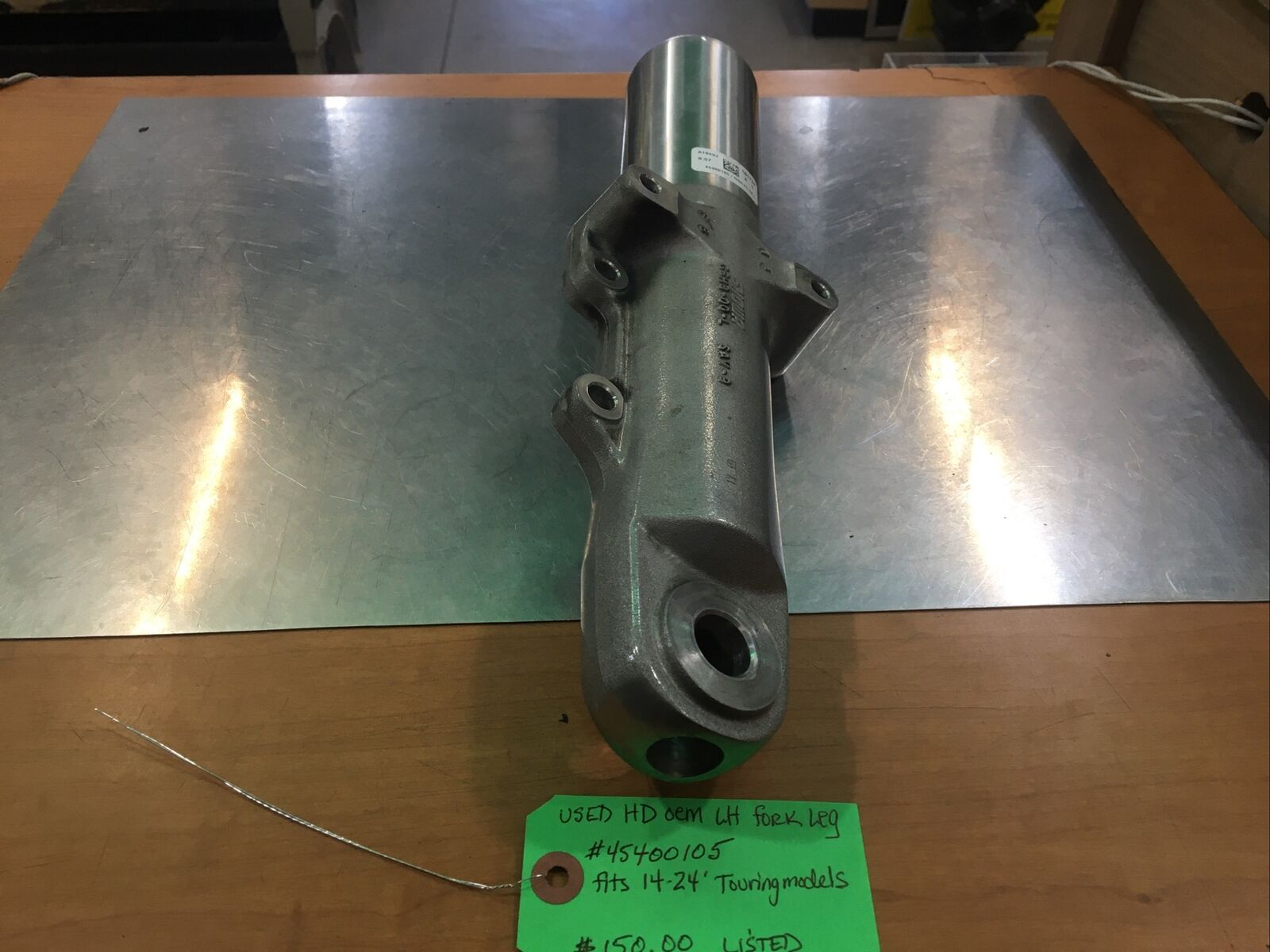 Harley Davidson oem LH Fork Leg #45400105