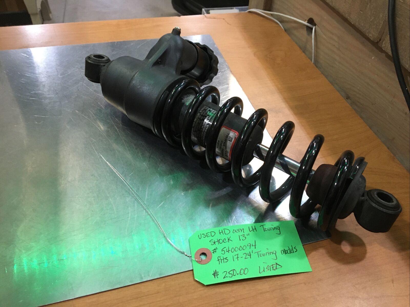 Harley Davidson oem LH Touring Shock 13” #54000094