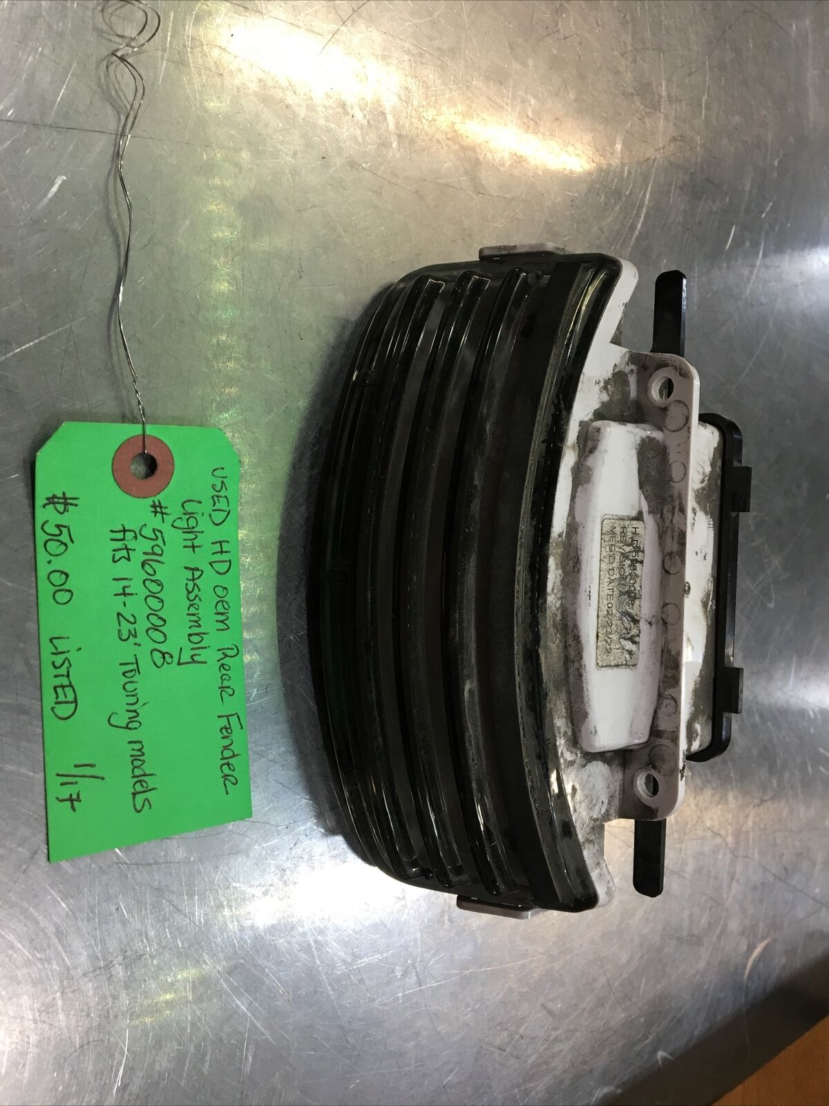 Harley Davidson oem Rear Fender Light Assembly #59600008