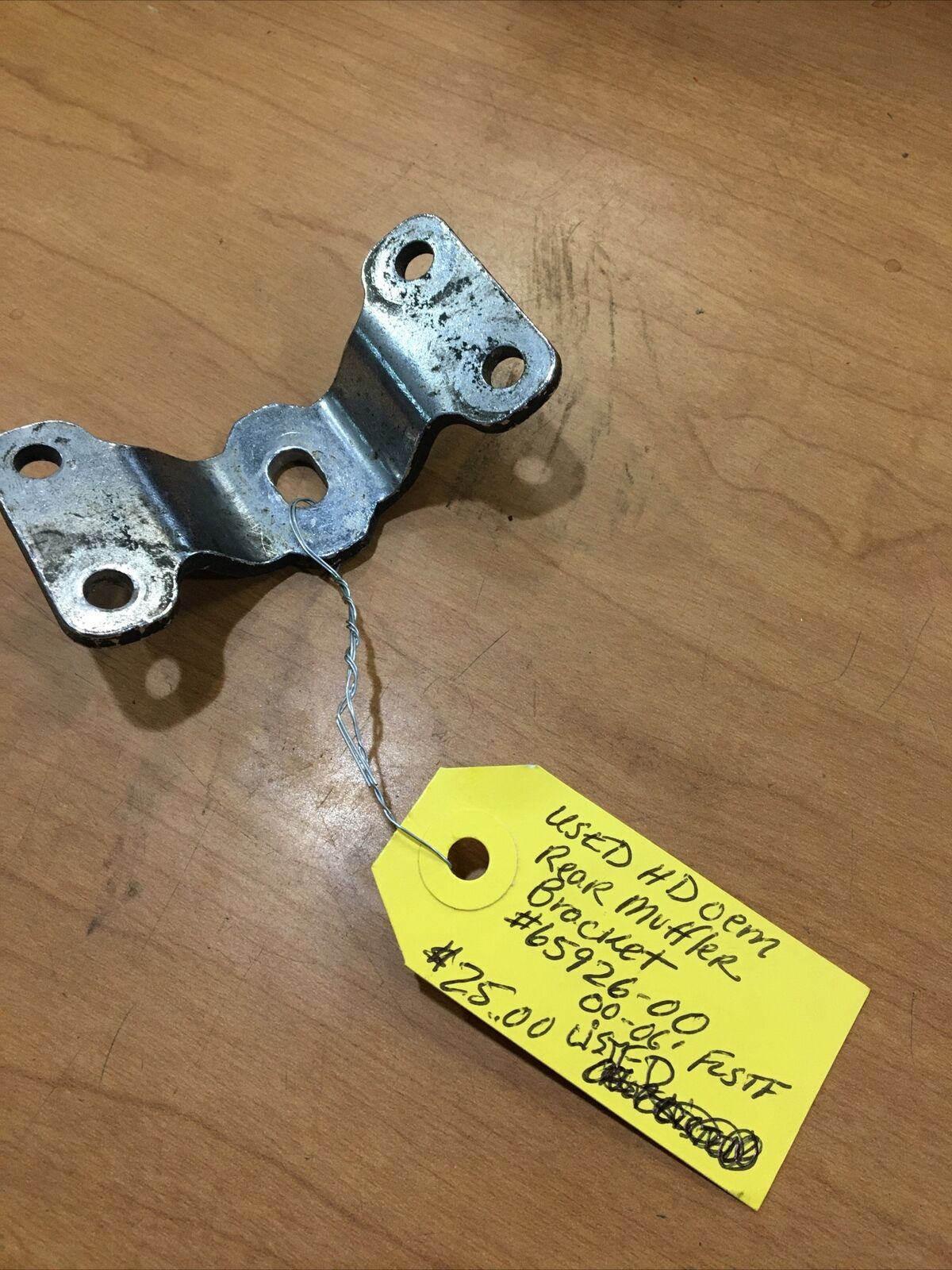 Harley Davidson oem Rear Muffler Bracket #65926-00