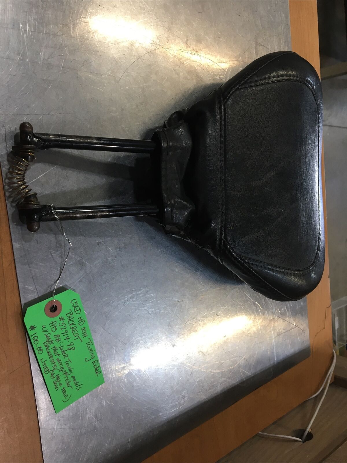 Harley Davidson oem Touring Rider Backrest #52914-98