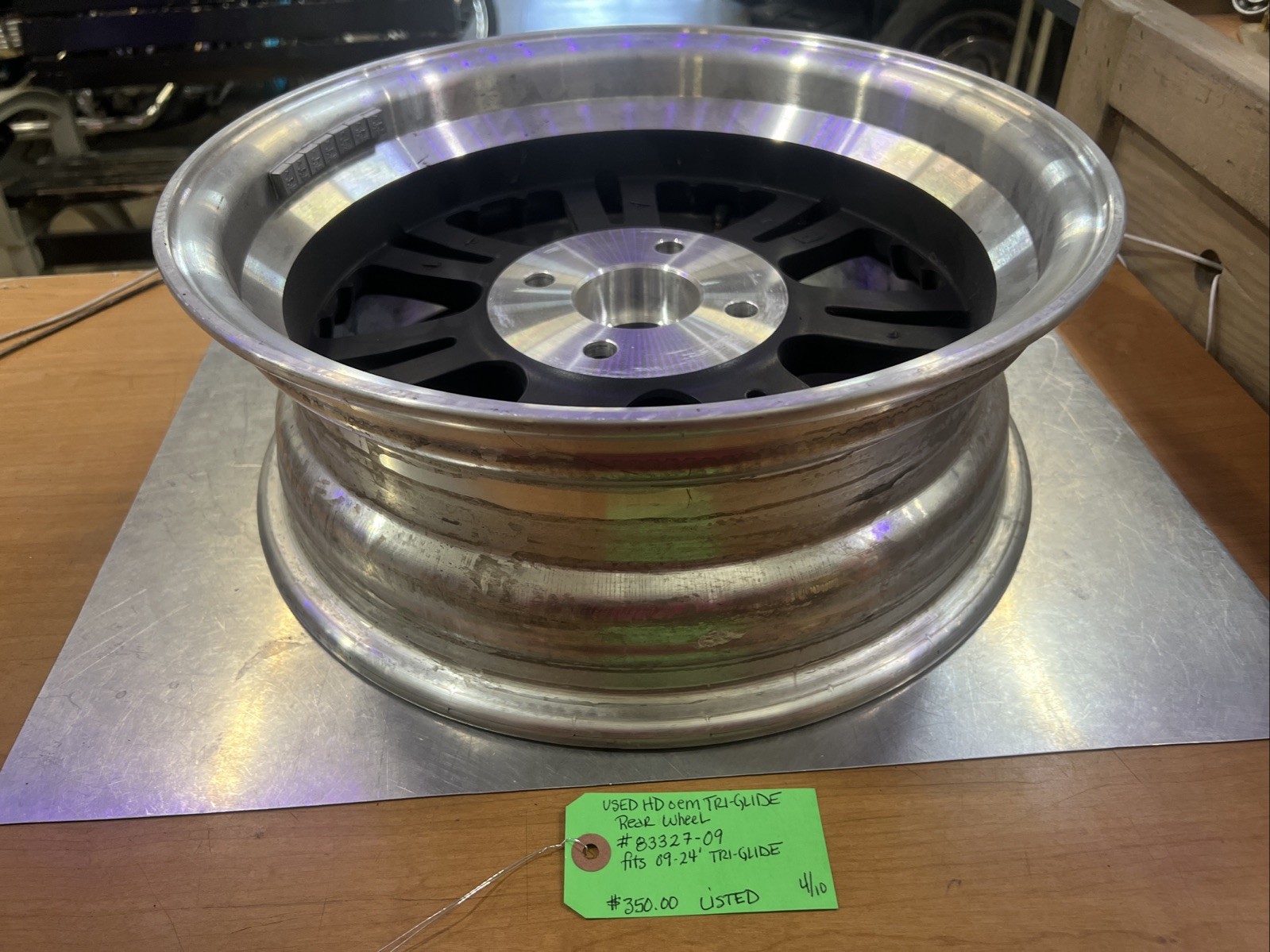 Harley Davidson oem Tri-Glide Rear Wheel #83327-09