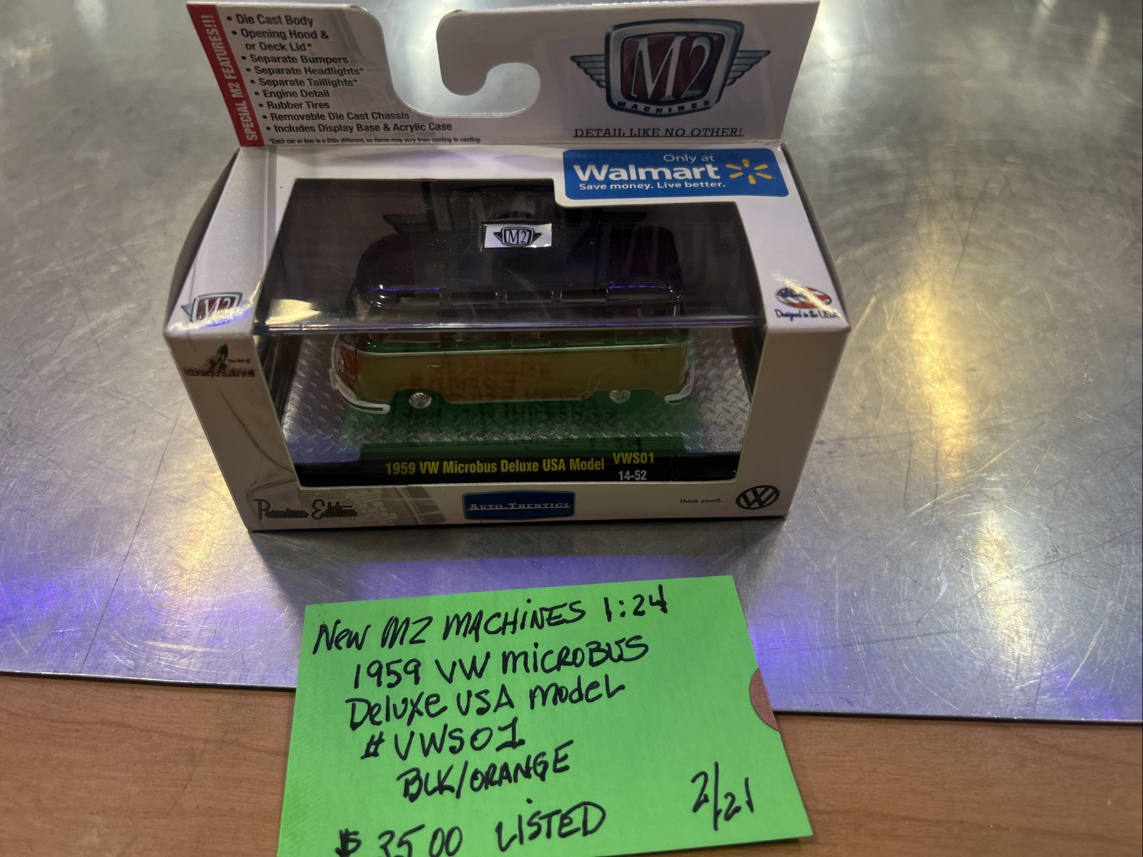 M2 Machines 1:24 1959 VW Microbus Deluxe USA Model #VWS01