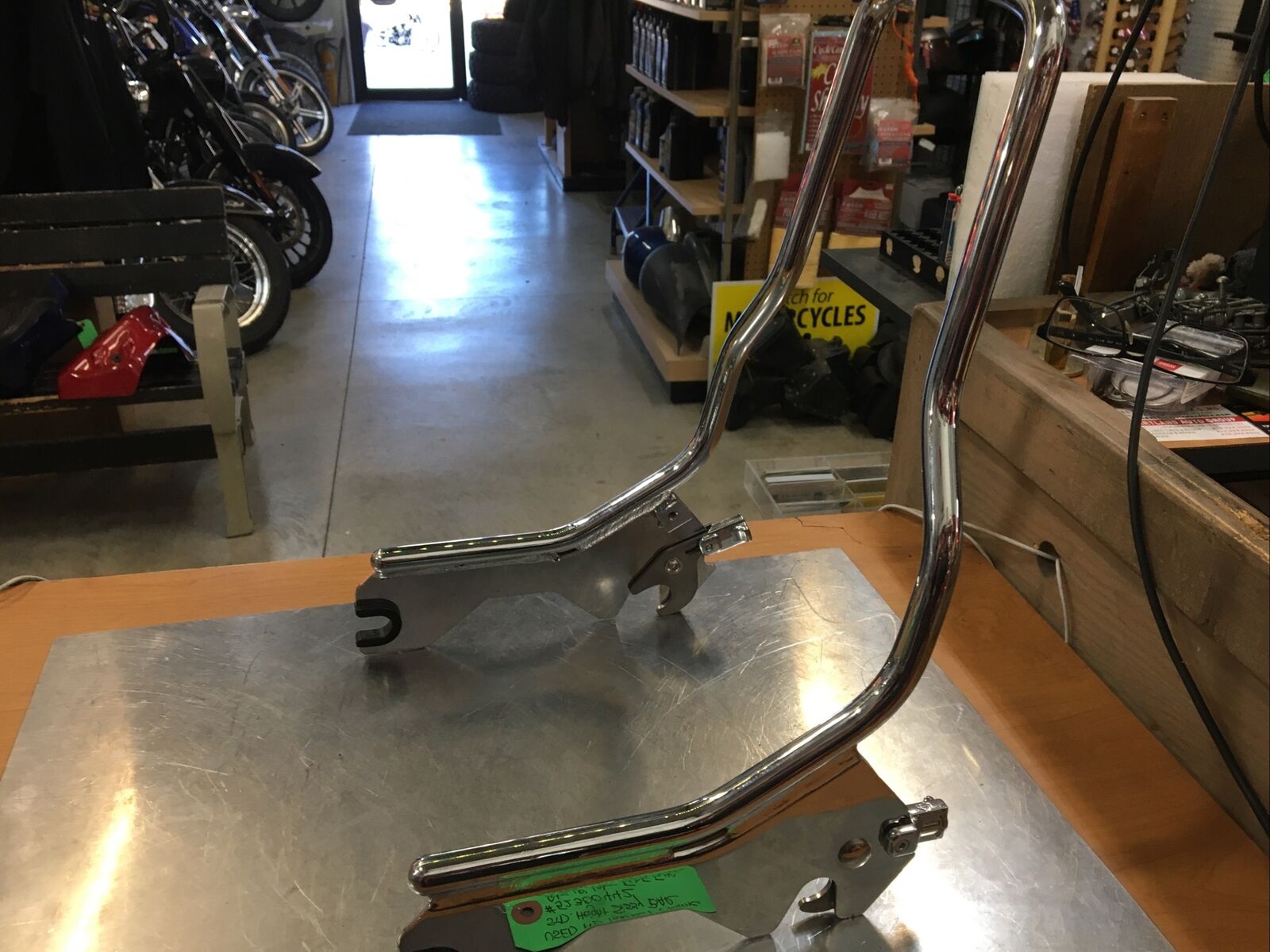 Harley Davidson Holdfast Chrome Std. Height Sissy Bar #52300442