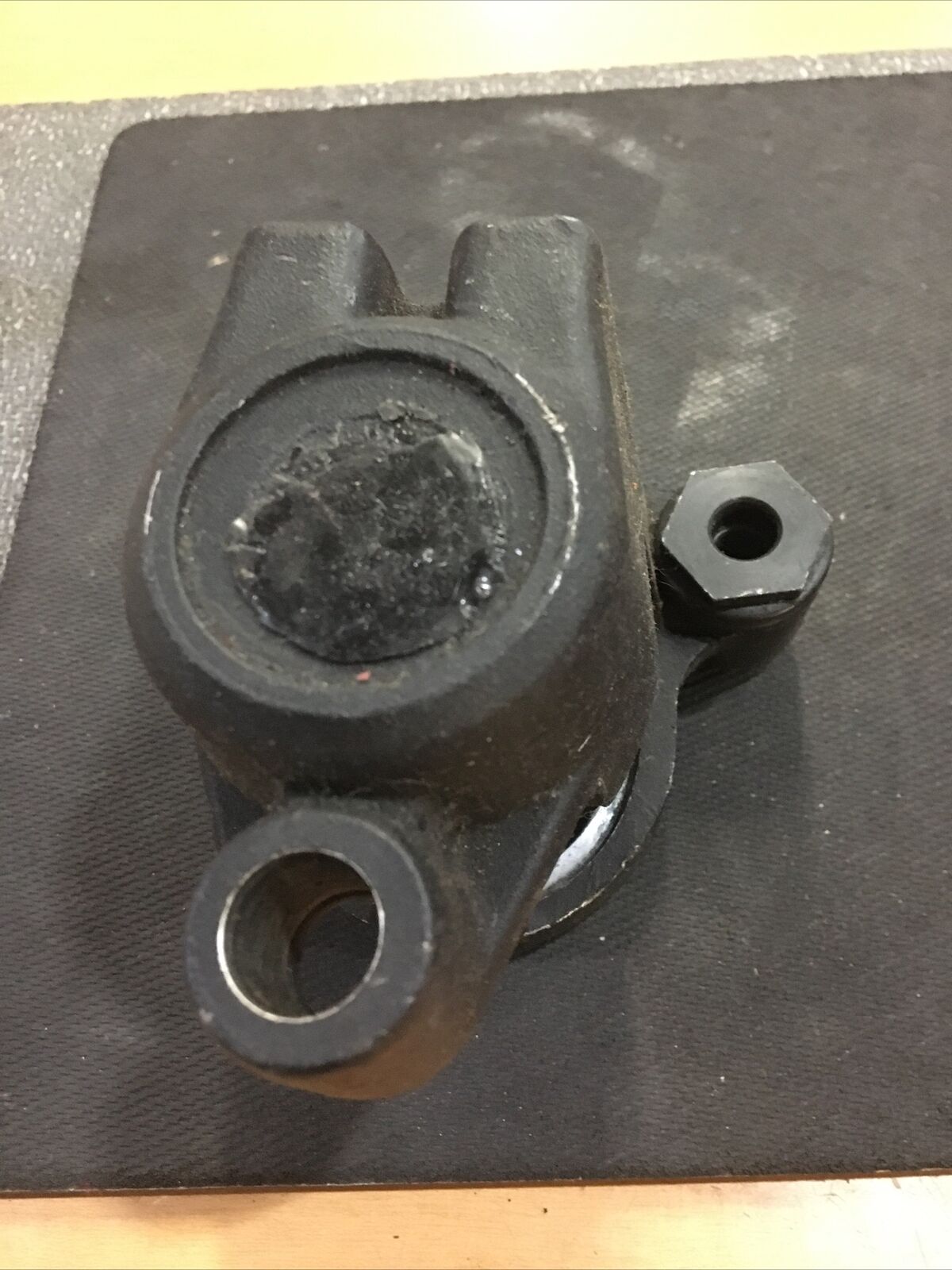 Harley Davidson OEM Rh  front brake caliper #44023-83C