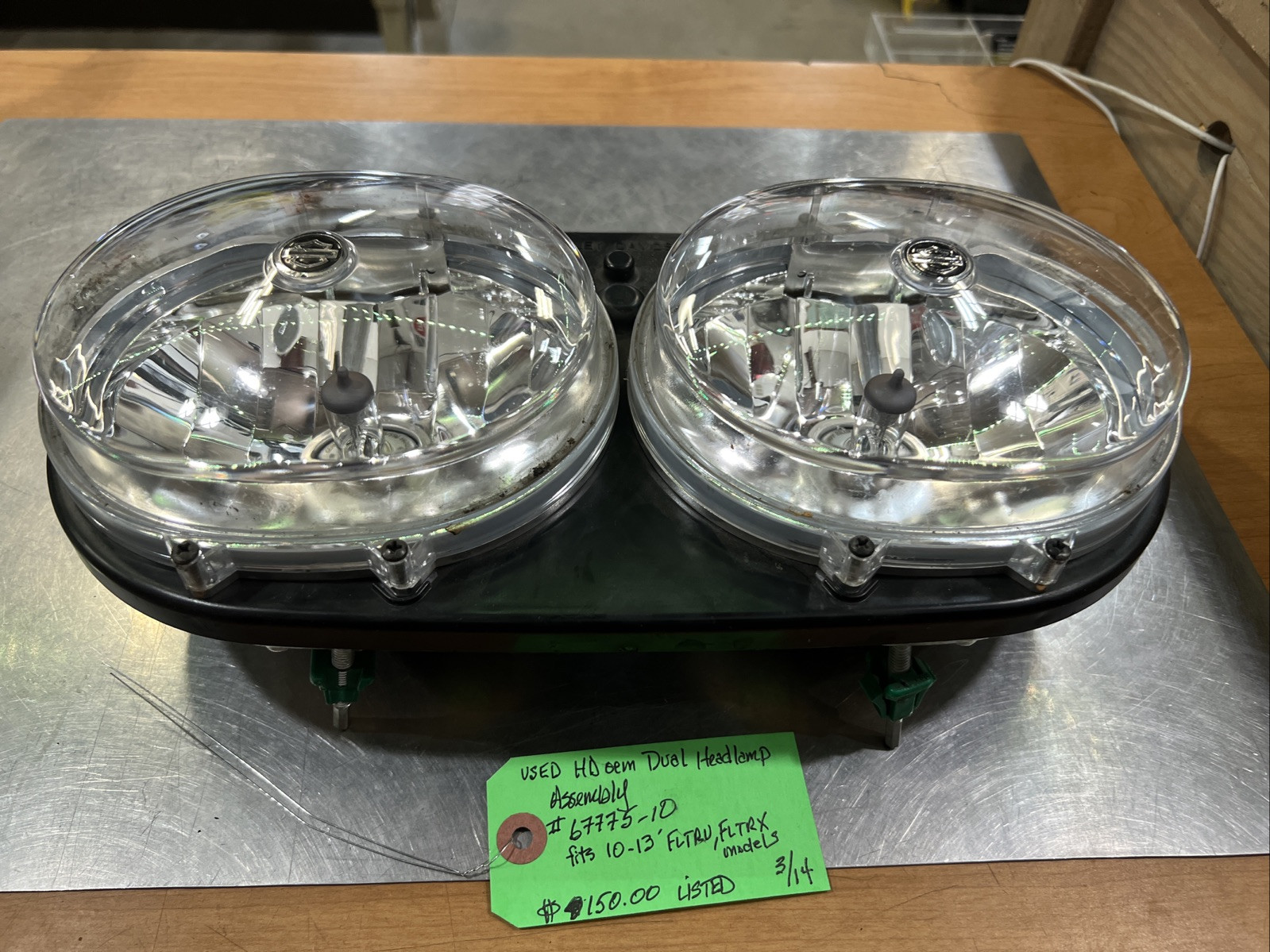 Harley Davidson oem Dual Headlamp Assembly #67775-10