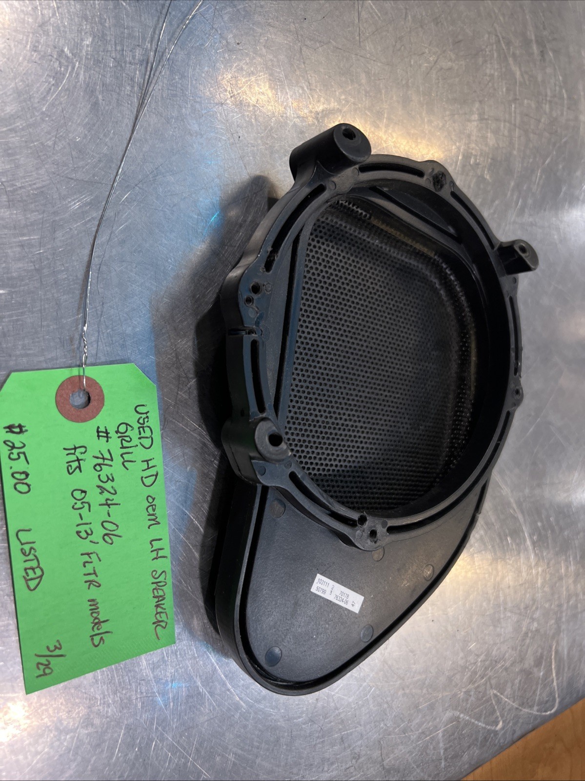 Harley Davidson oem LH Speaker Grill #76324-06