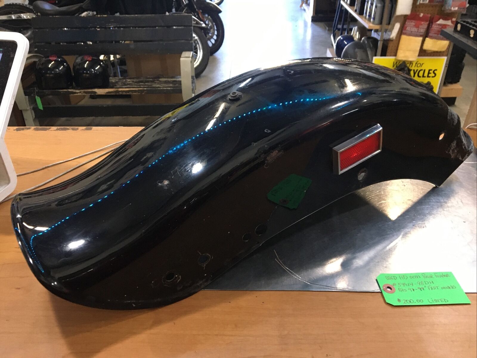 Harley Davidson oem Rear Fender #59914-98DH