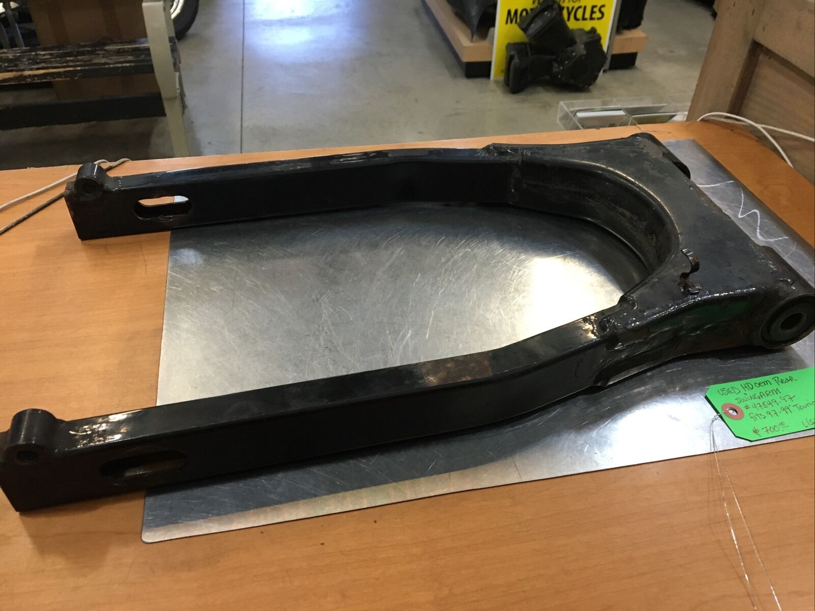Harley Davidson oem Rear Swingarm #47549-97