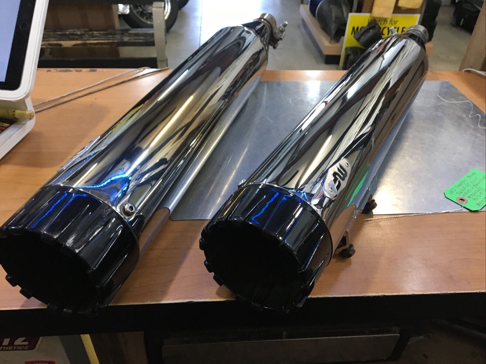 Used Stock Exhausts, Revamp Your Harley Davidson: Shop Used Stock Exhausts with Worldwide Shipping