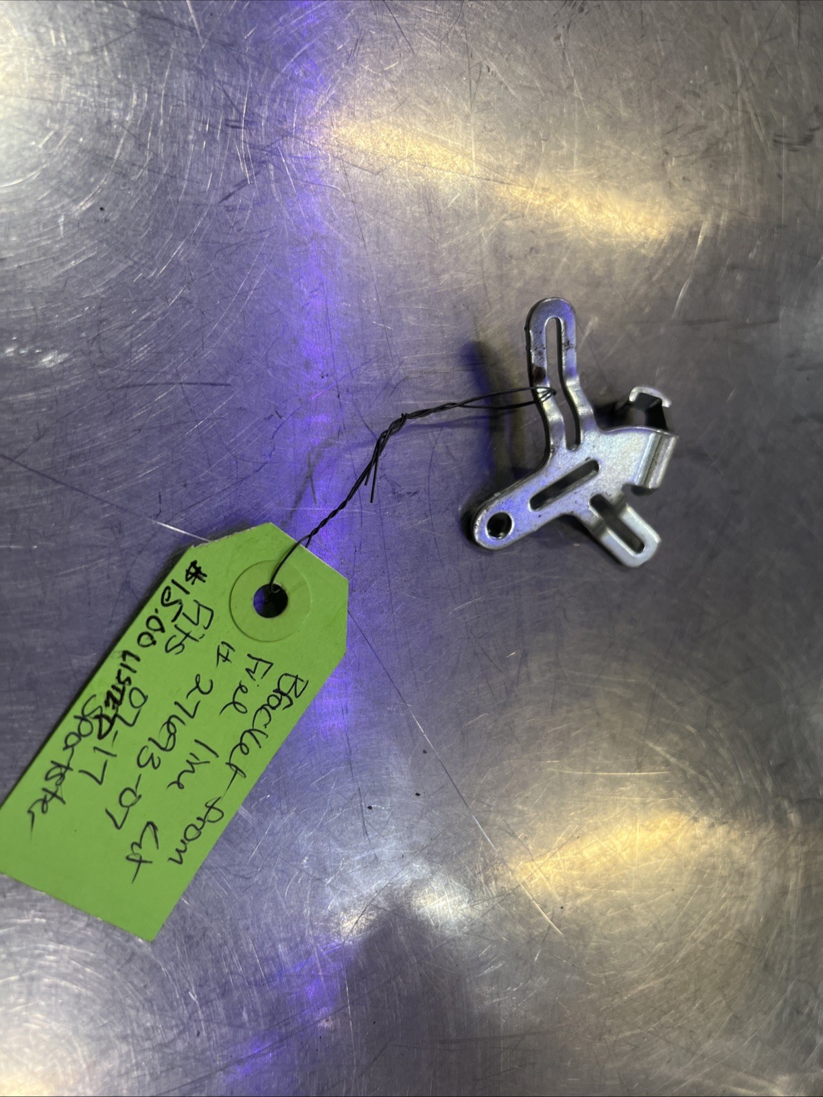 Harley Davidson Retaining Bracket For EFI Fuel Line Kit #27693-07