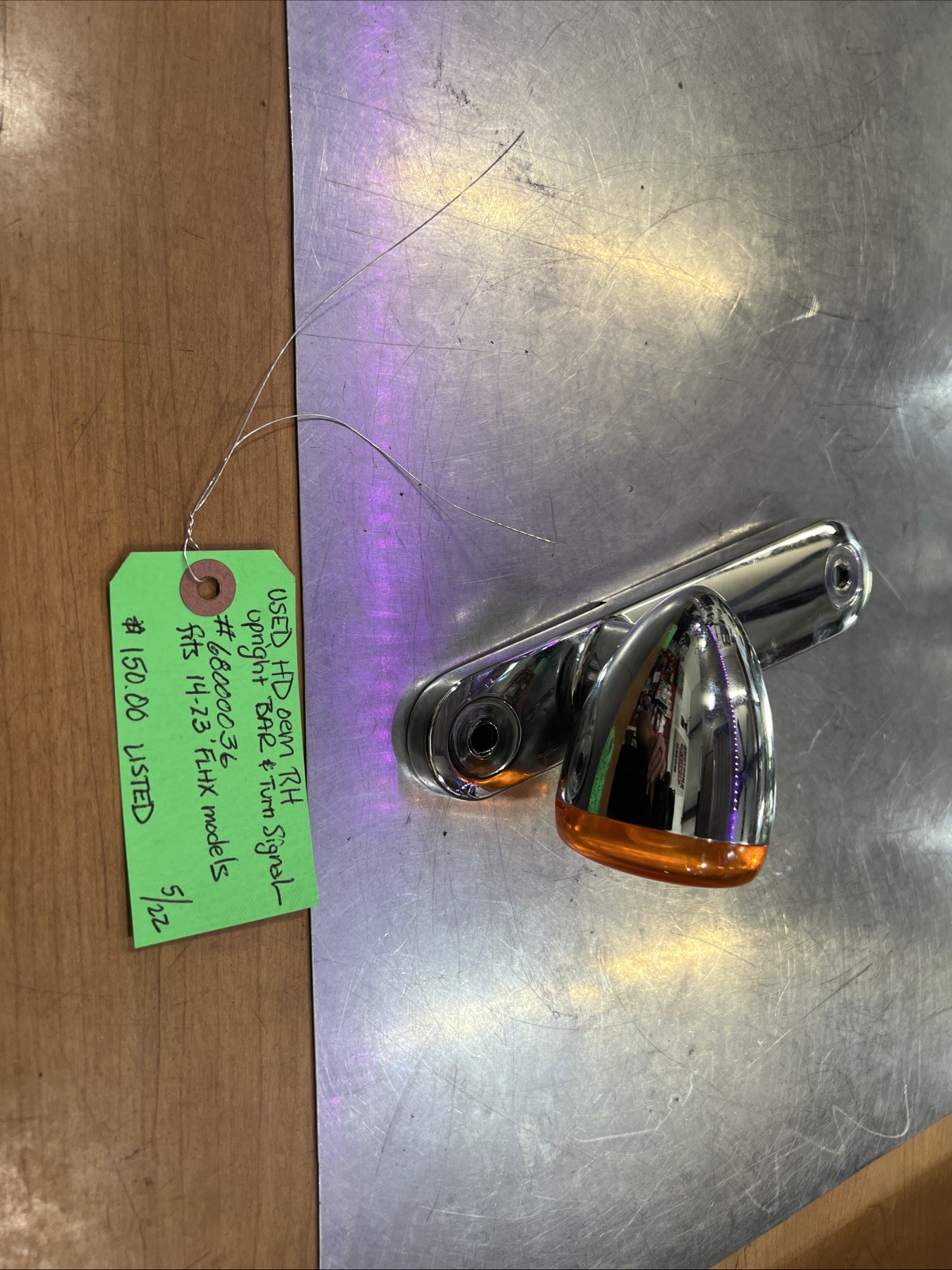 Harley Davidson oem RH Upright Bar & Turn Signal #68000036