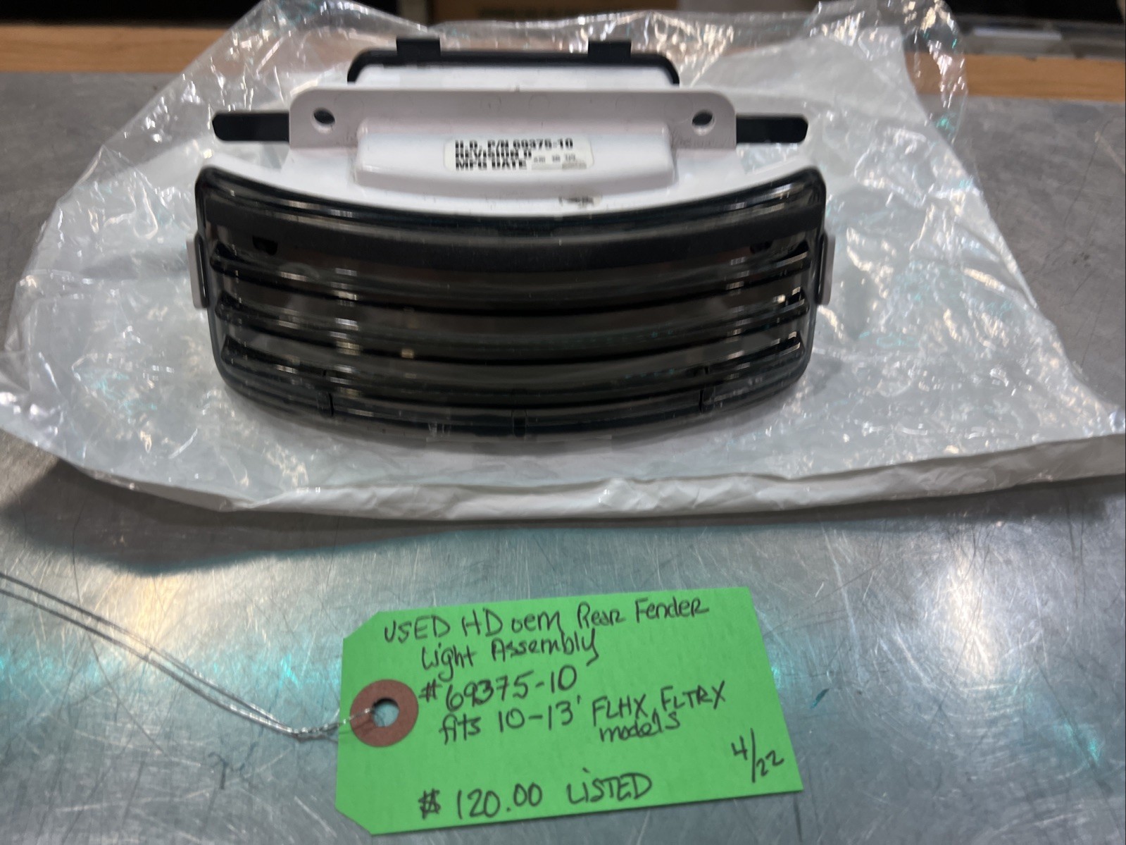 Harley Davidson oem Rear Fender Light Assembly #69375-10