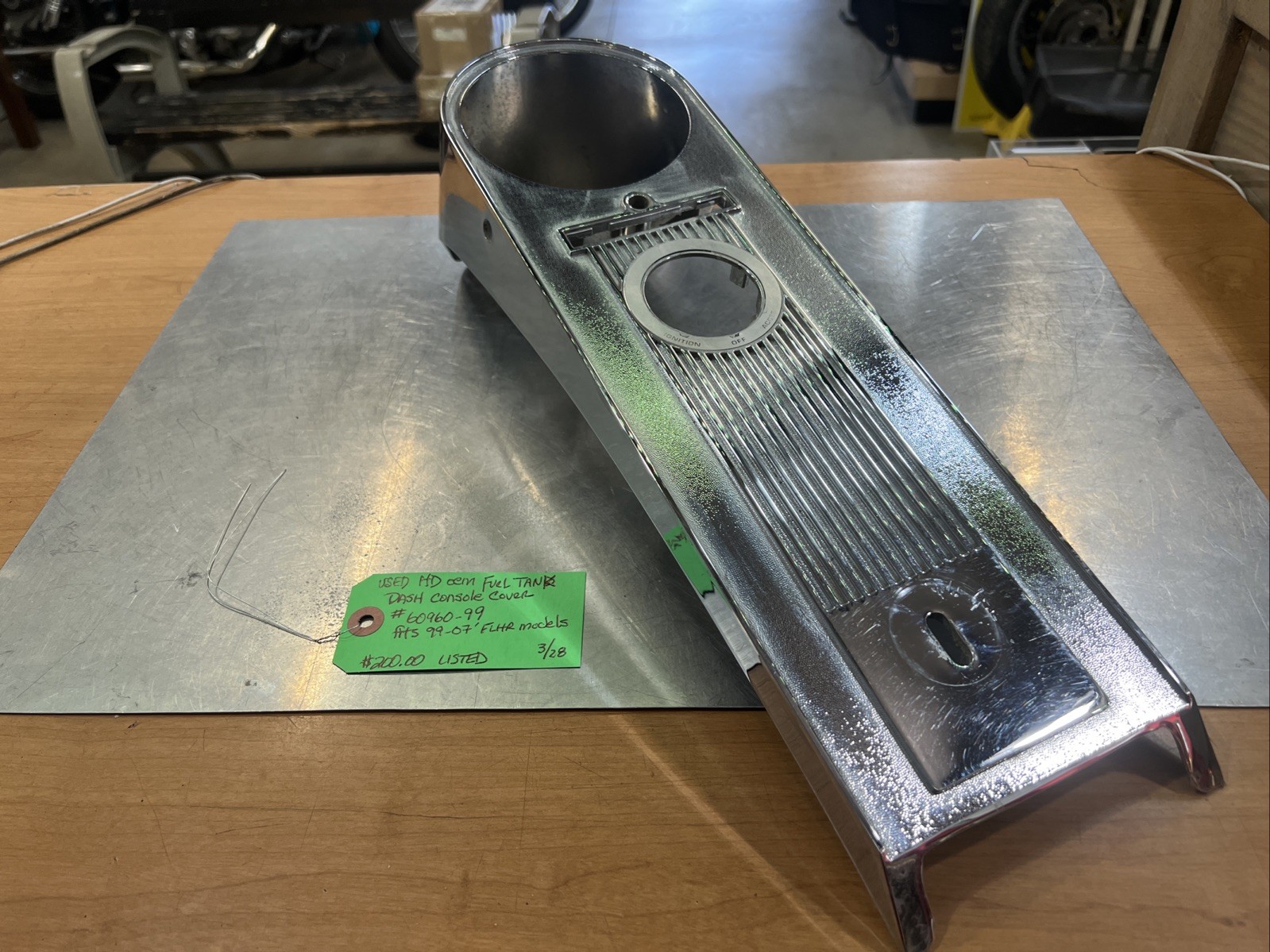 Harley Davidson oem Fuel Tank Dash Console Cover #60960-99