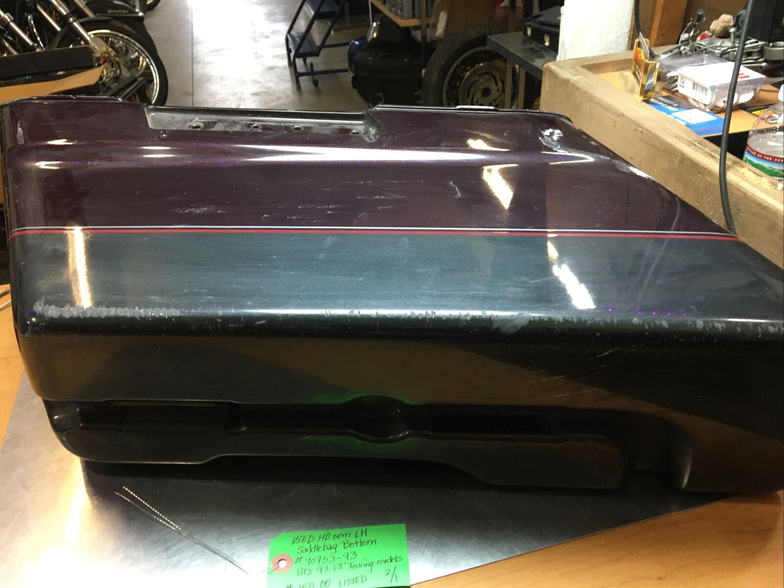 Harley Davidson oem LH Saddlebag Bottom #90753-93