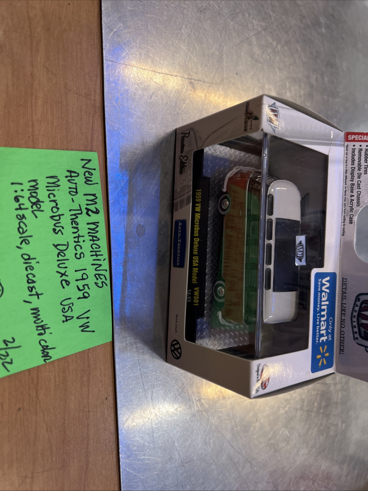 M2 Machines Auto-Thentics 1959 VW Microbus Deluxe USA Model