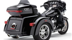 COBRA 909-TWINS 4" SLIP-ONS CHROME TRI-GLIDE 09-22