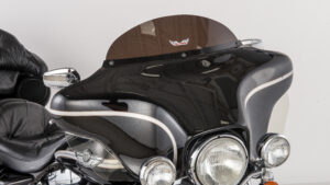 SLIPSTREAMER WINDSHIELD DARK SMOKE 6" FLHT 96-13 REPLACEMENT