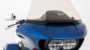 SLIPSTREAMER WINDSHIELD SMOKE 19" FLTR `15-UP REPLACEMENT